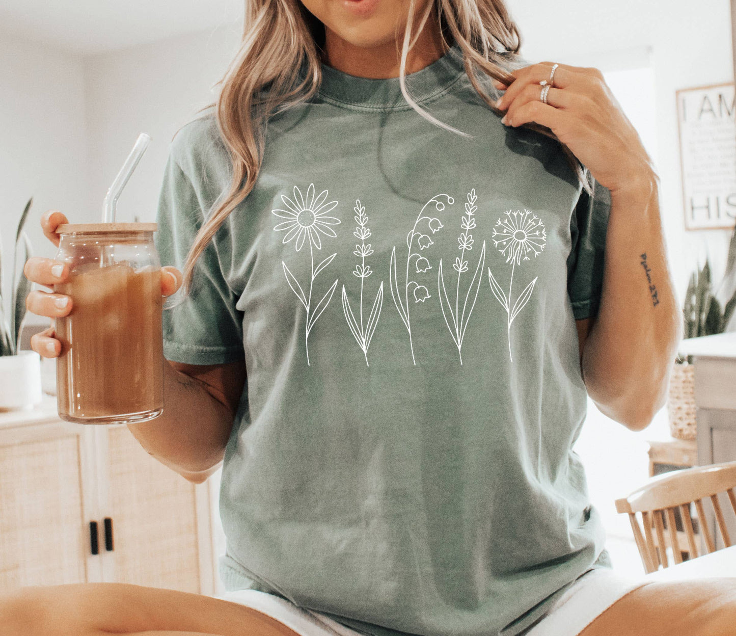 Minimalist Wildflower Shirt Botanical Line Art Tee Daisy Tee