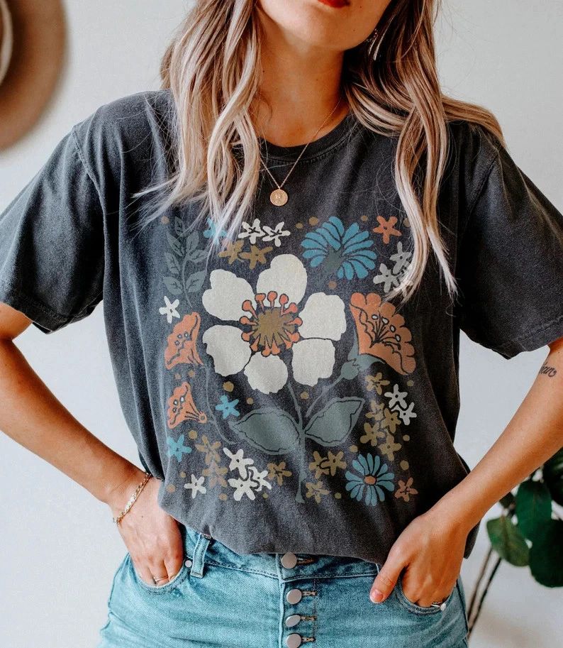 Boho Floral Wildflowers Muted Comfort Tee