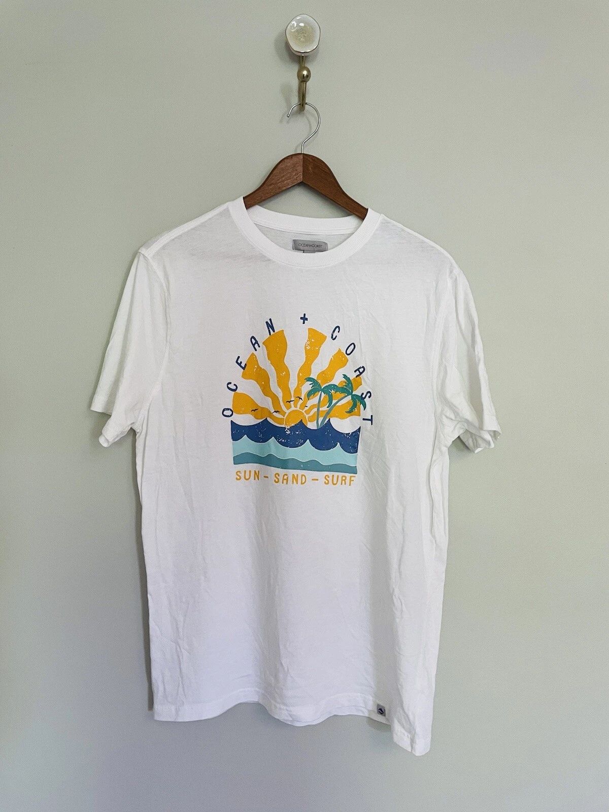 Ocean Coast Graphic Tshirt. Small. Cotton. Fishing. Beach. Tropical. Sea Life