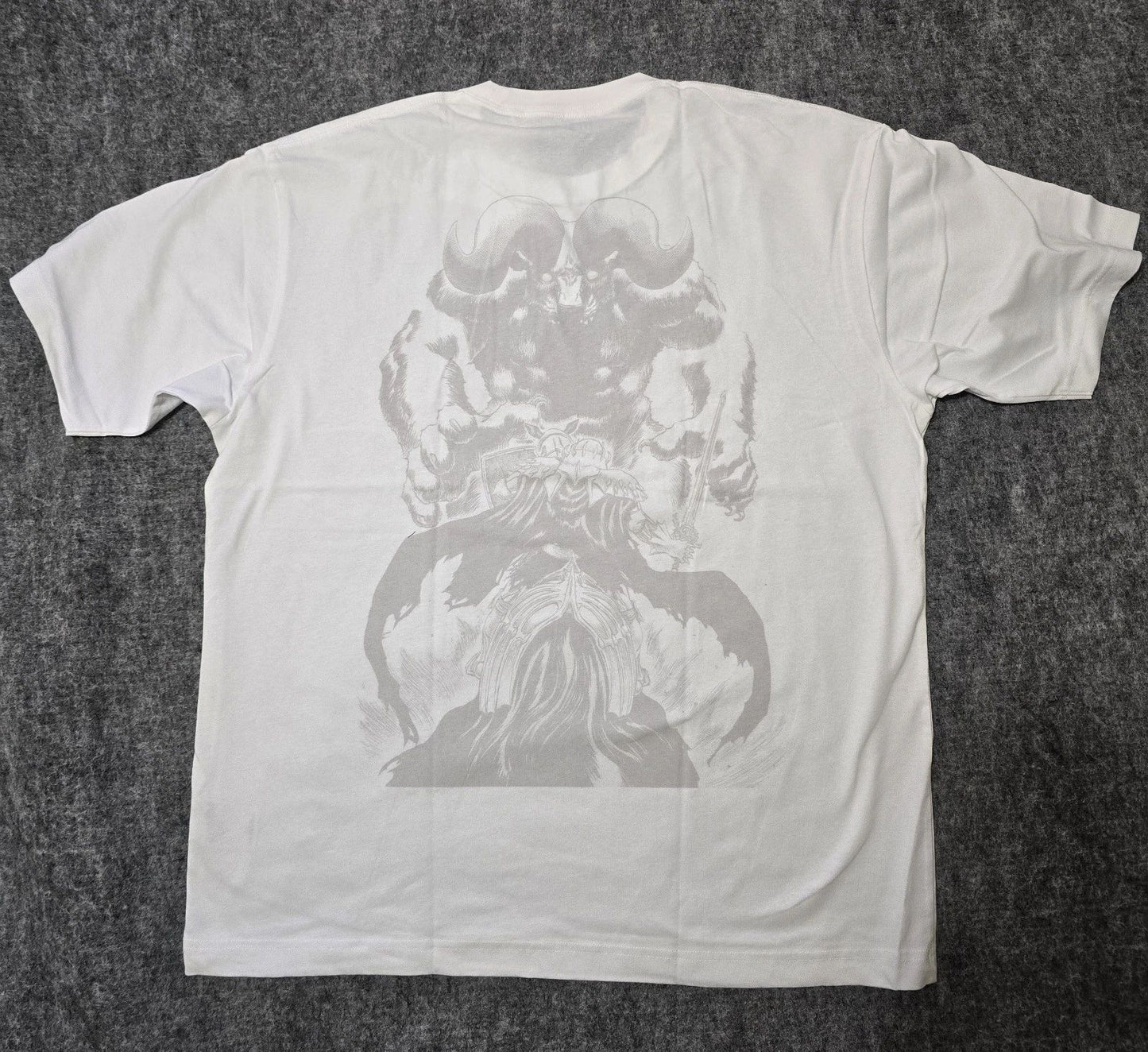 Uniqlo UT Berserk T Shirt Size M Anime Manga Retro Horror Fantasy Guts 90s