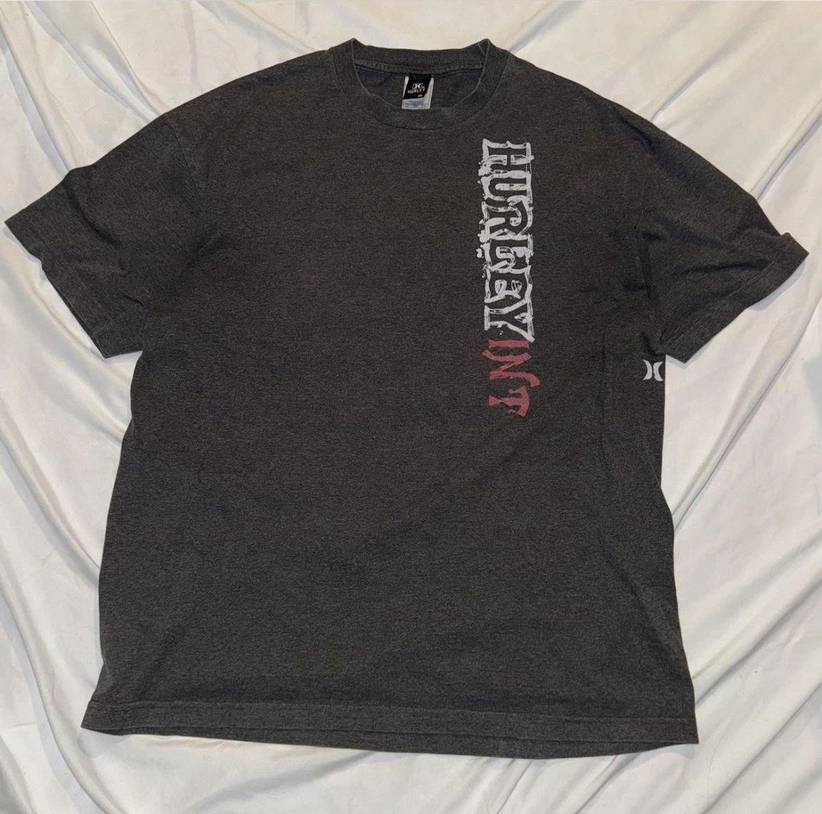 Simple Y2K gray Hurley tee