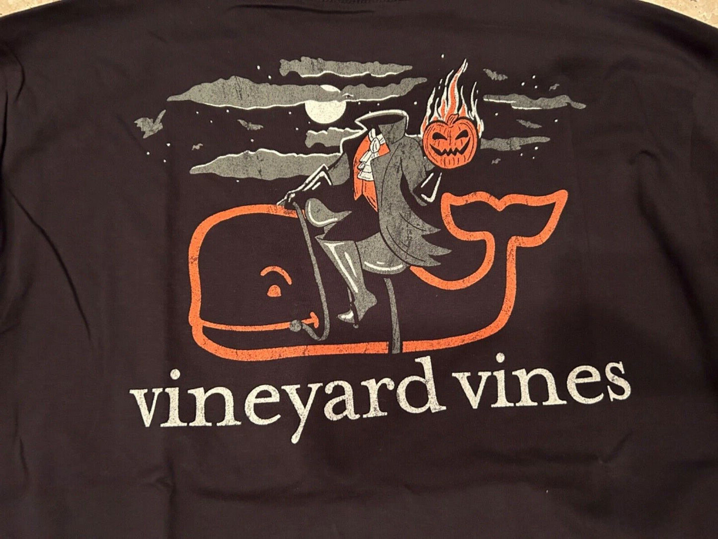 NWT Vineyard Vines Mens Large Headless Horseman Black Pocket Halloween T-Shirt