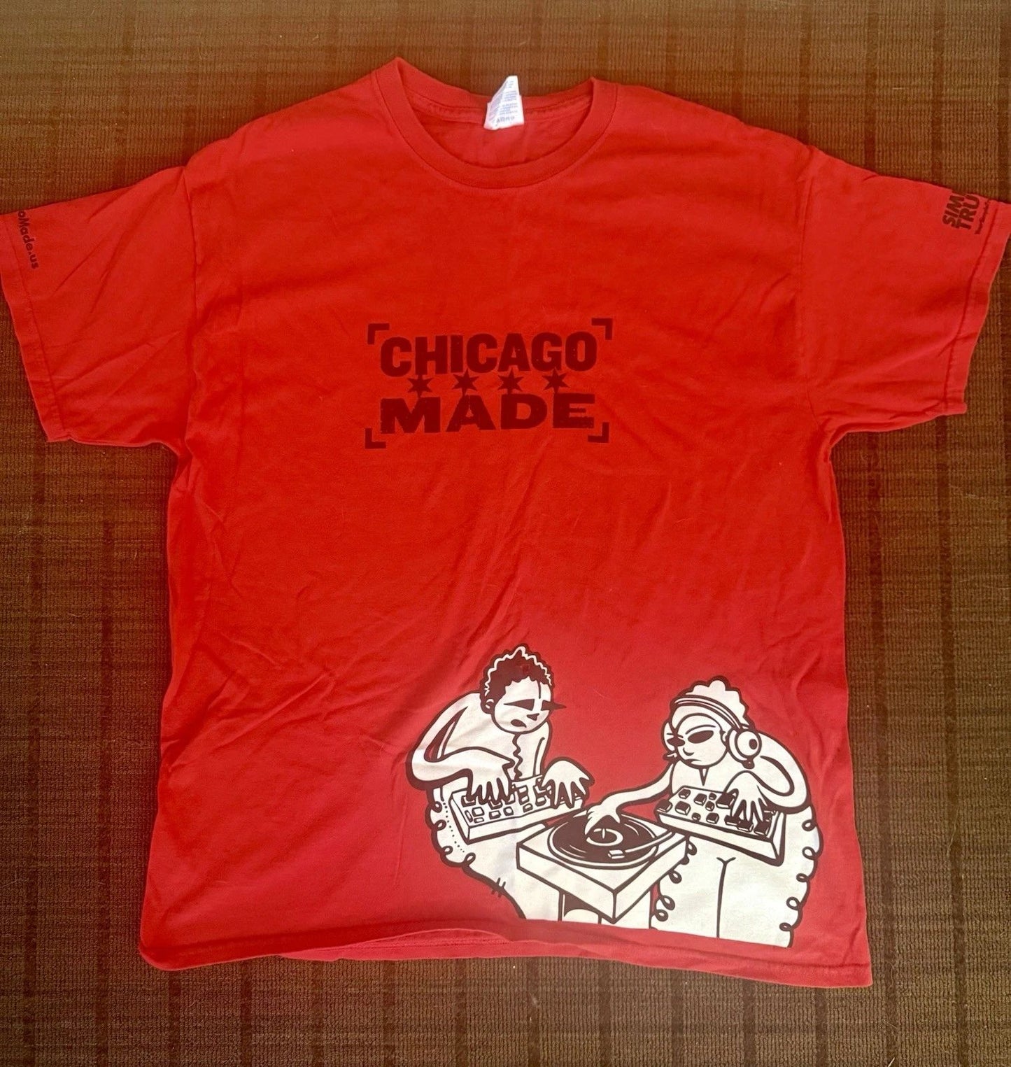 Chicago Made Red T shirt With DJ Graphic Men’s Large Never Worn Simple Truth