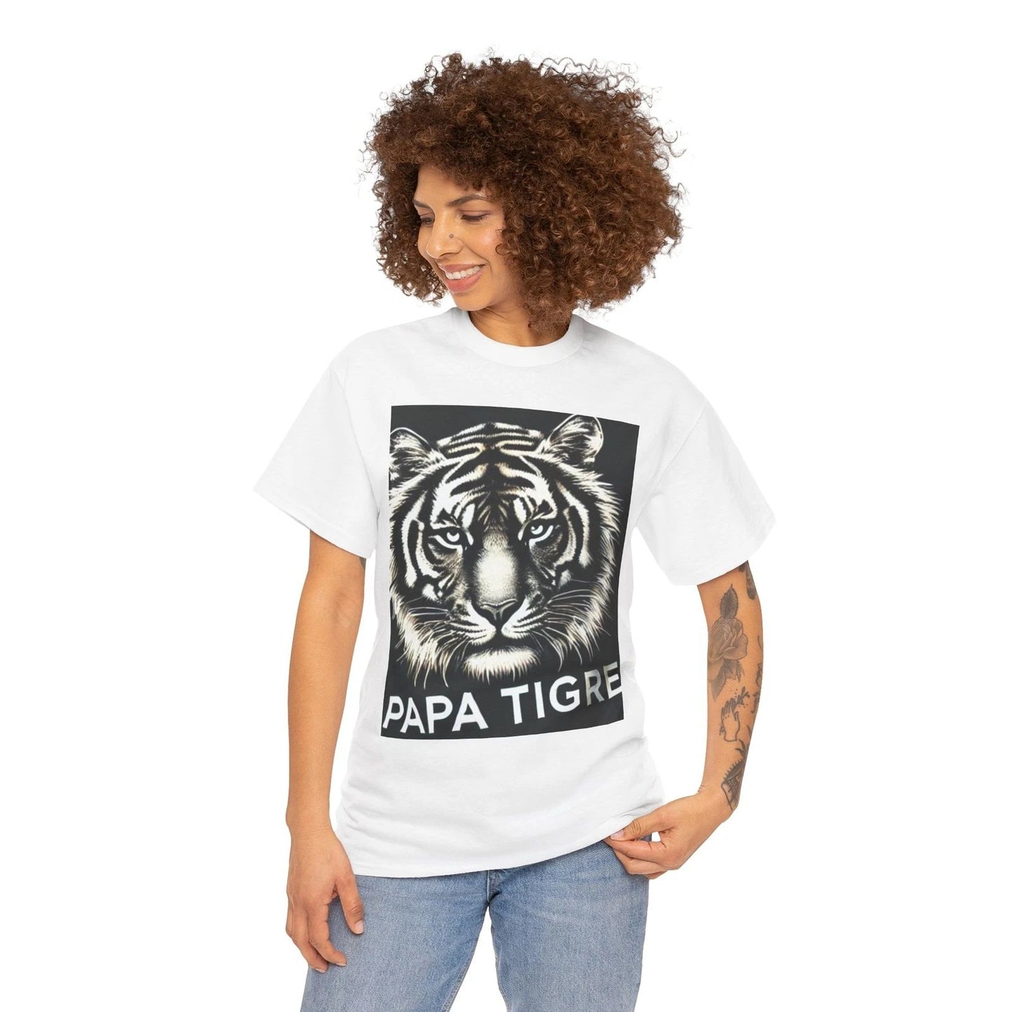Stylish Tiger Dad T-Shirt - Perfect Gift for Proud Fathers