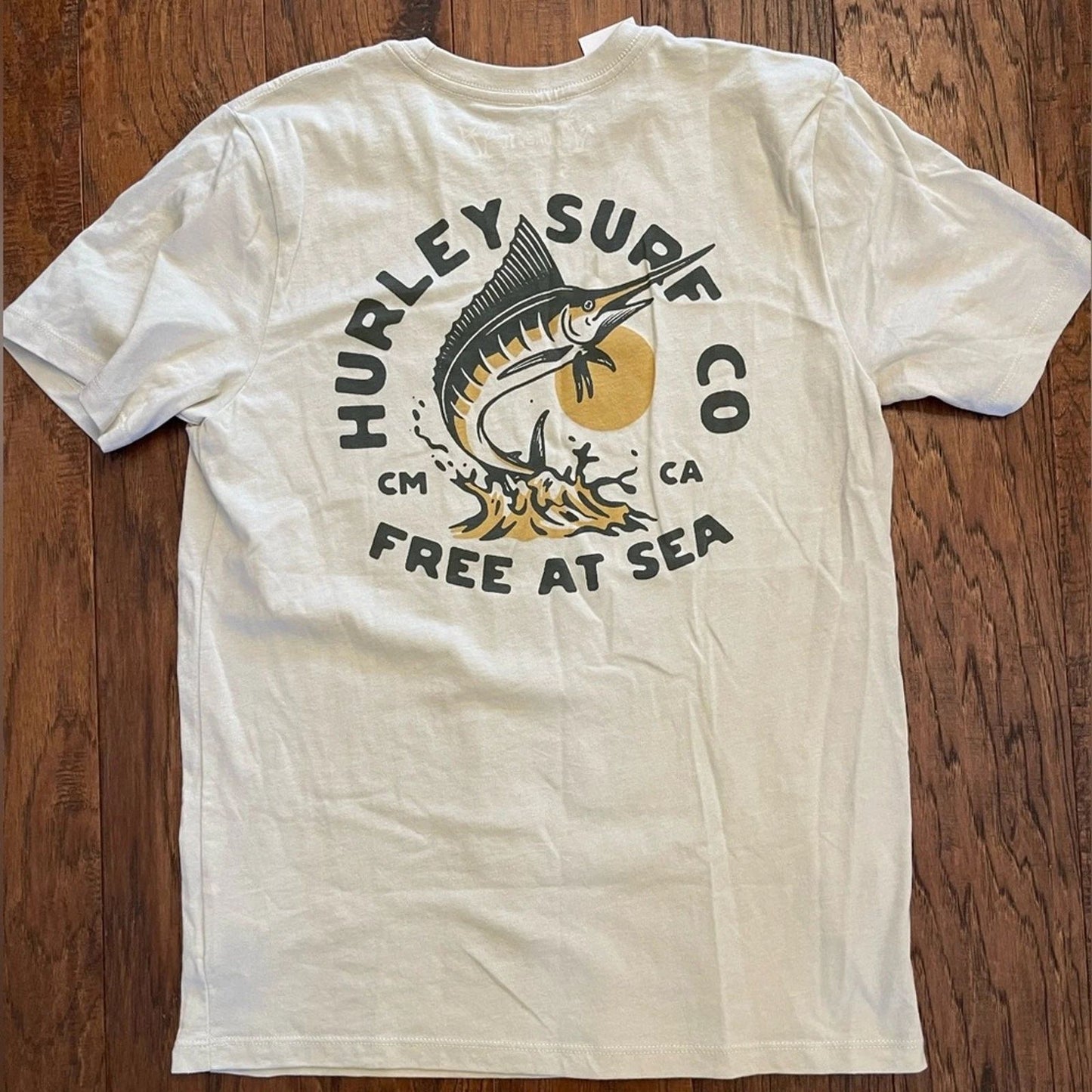 NWT Hurley Surf Co Cream Colored Short Sleeve T Shirt Small