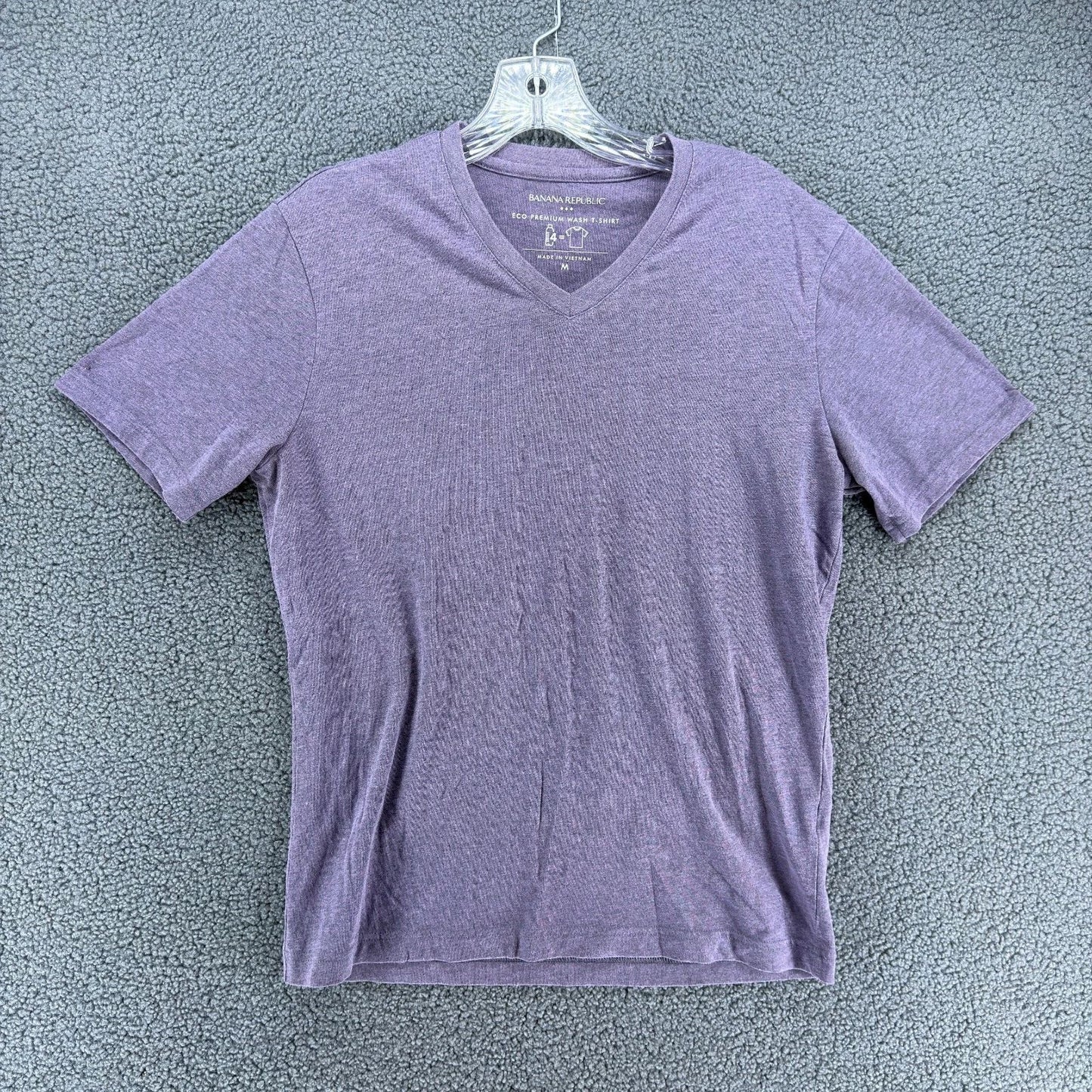 Banana Republic Eco Premium Wash TShirt Mens M Purple VNeck Short Sleeve Preppy