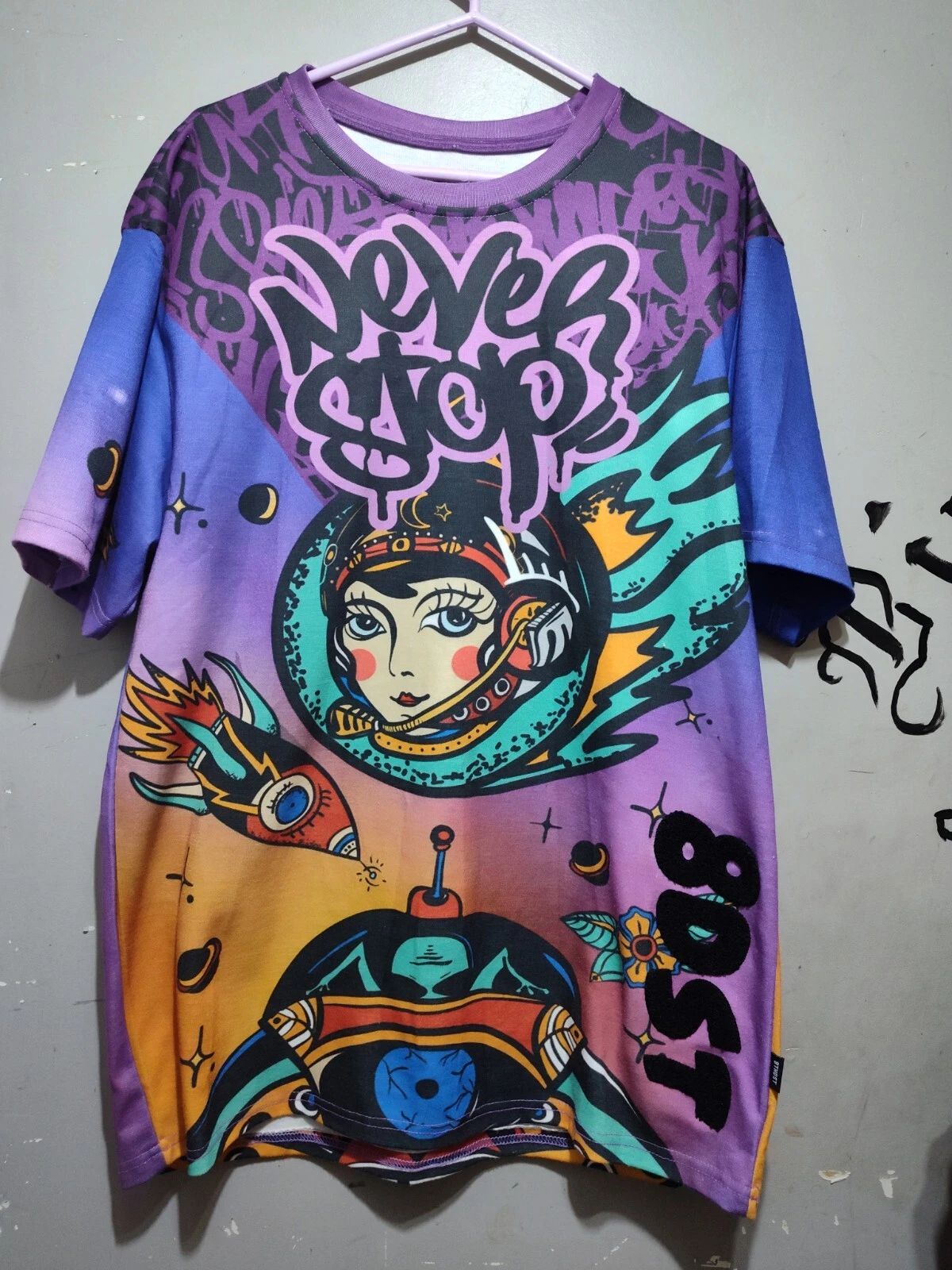NEVER STOP Purple Cosmic Alien Space Graphic Tee Men's 2XL Embroidered