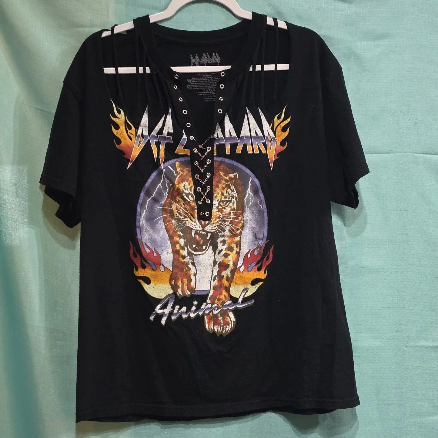 Def Leppard Animal V-Neck Black T-shirt 1/2 Chain Lace Up L Distressed