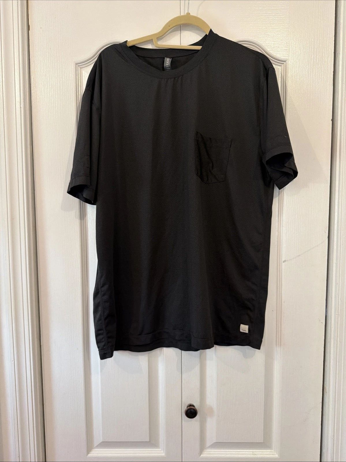 VUORI Tradewind Performance Tee Men's Size XL Gray Pocket Stretch