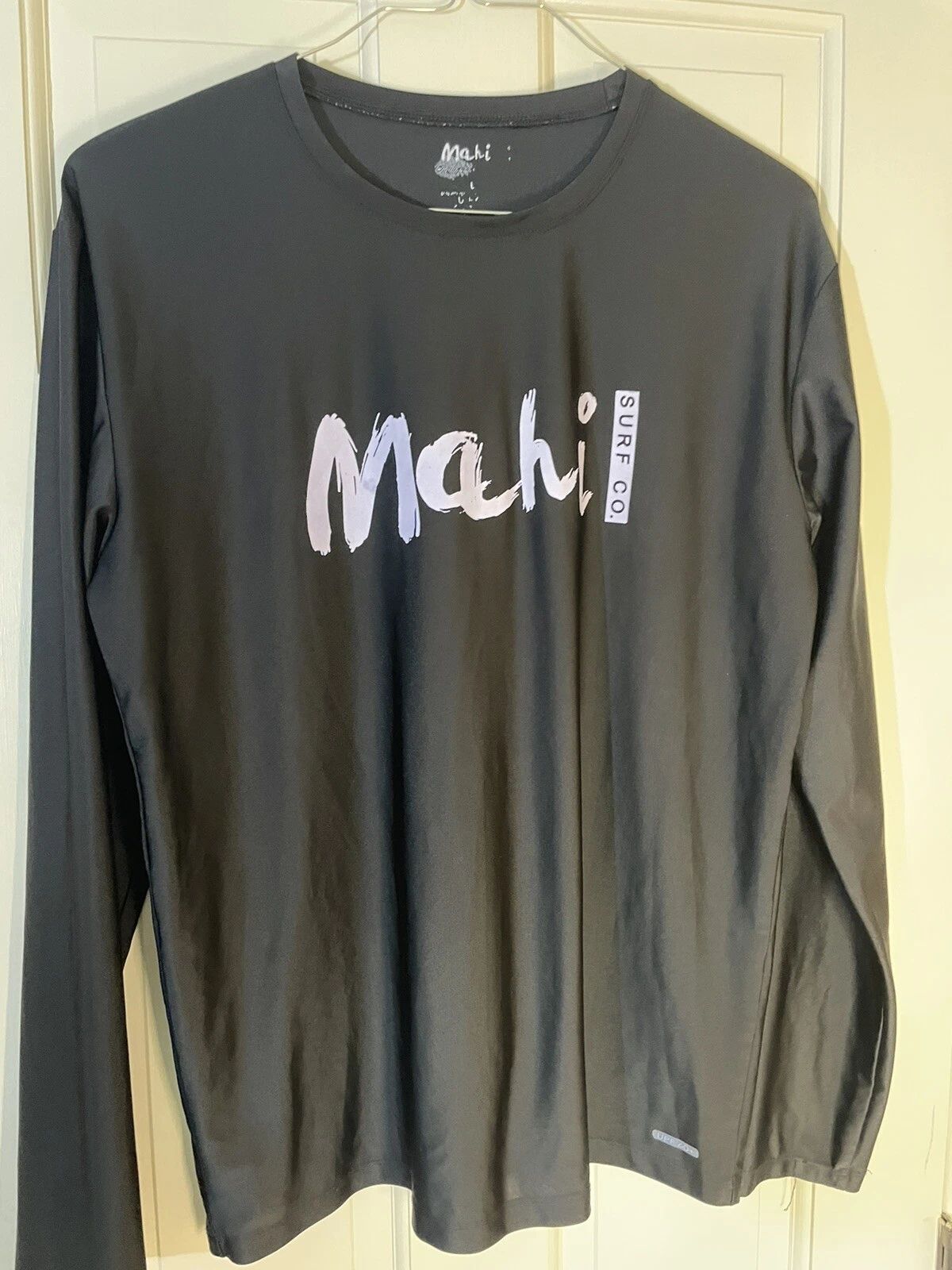 MAHI SURF CO. LONG SLEEVE BLACK BEACH SHIRT UPF 60+ - SIZE LARGE 0683