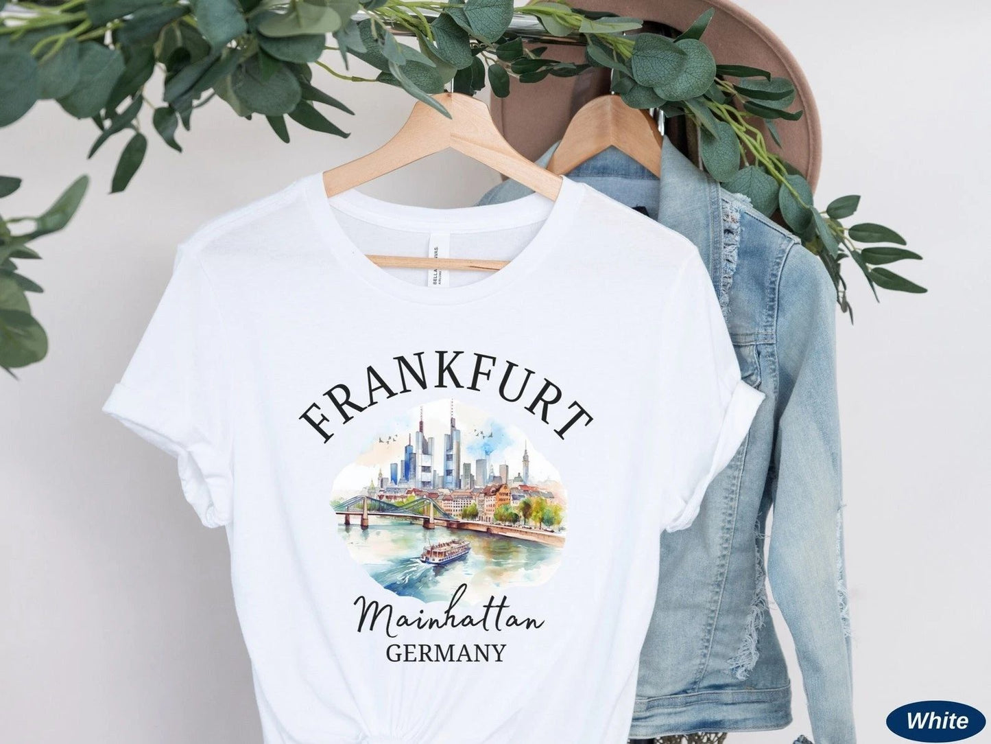 Frankfurt T-Shirt Travel Gift for Germany Trip Lovers Souvenir Tee