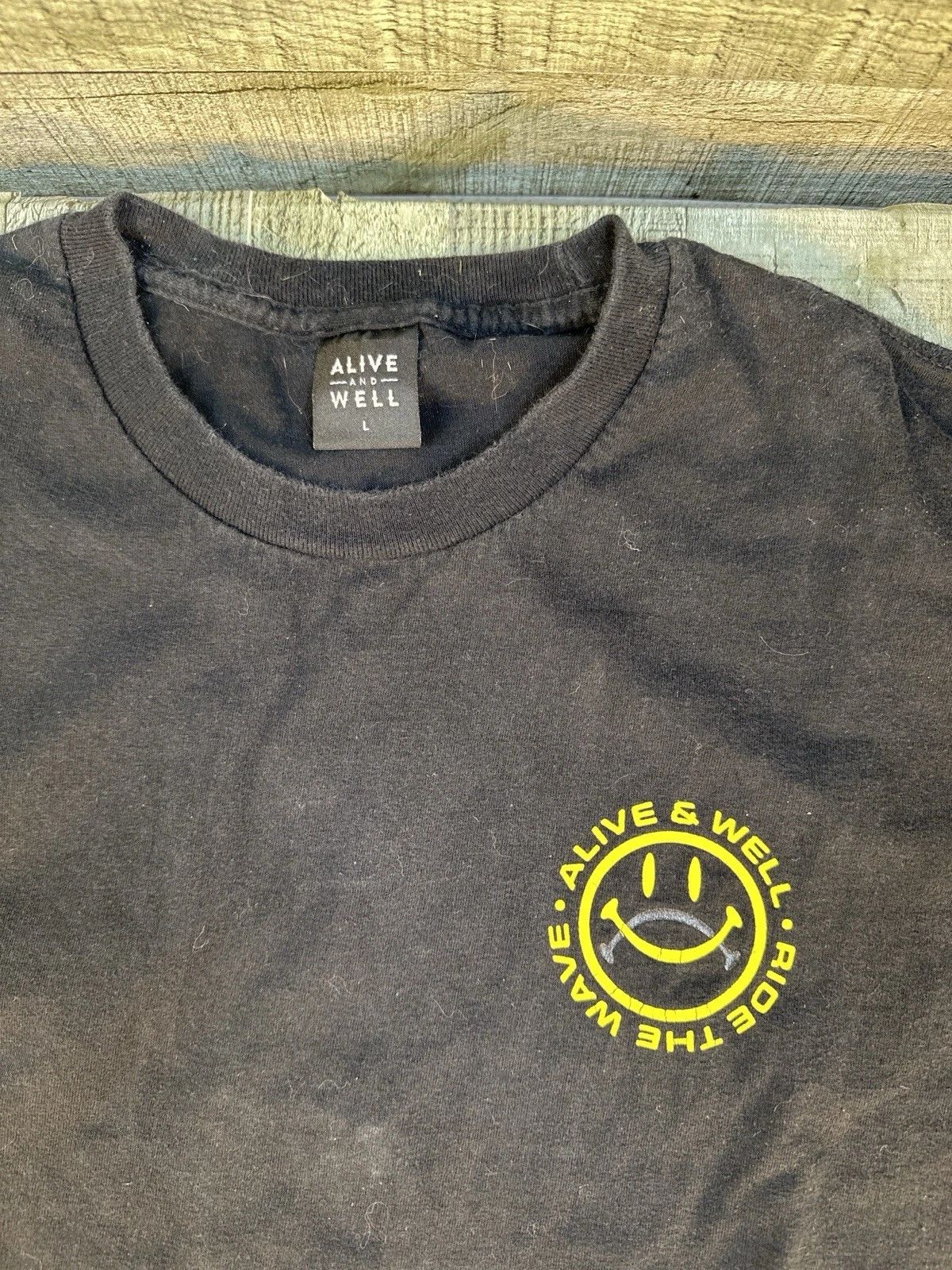 Alive & Well Smiley Face Graphic T Shirt Ride the Wave Black Size Large