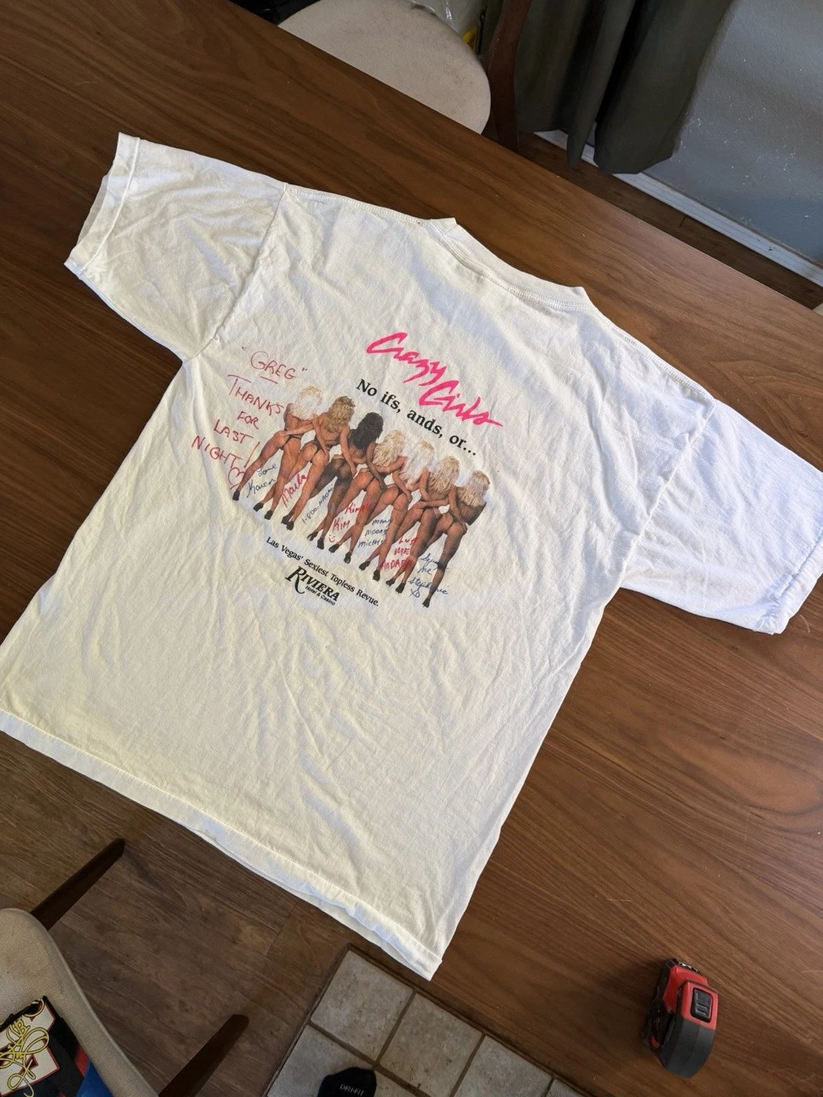 Screen Stars Vintage Crazy Girls Riviera Las Vegas Graphic White T-Shirt XL