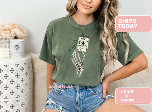 Wild Card Nashville Western Rodeo Tee Cowgirl Comfort Colors Oversized Vintage Boho Country Western Tee (1)