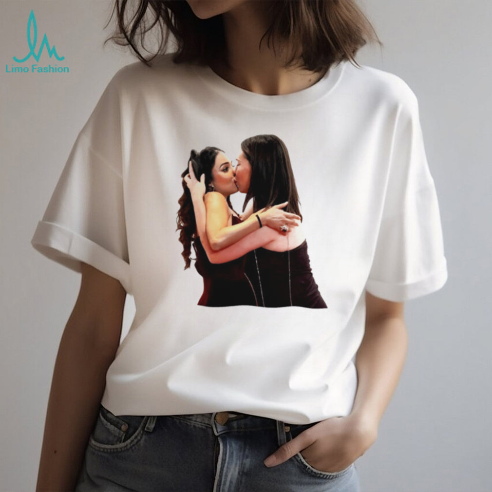Nikita Rawal Viral Kiss Celebrity Trending shirt