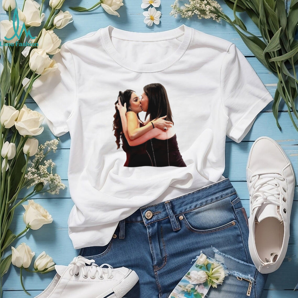 Nikita Rawal Viral Kiss Celebrity Trending shirt