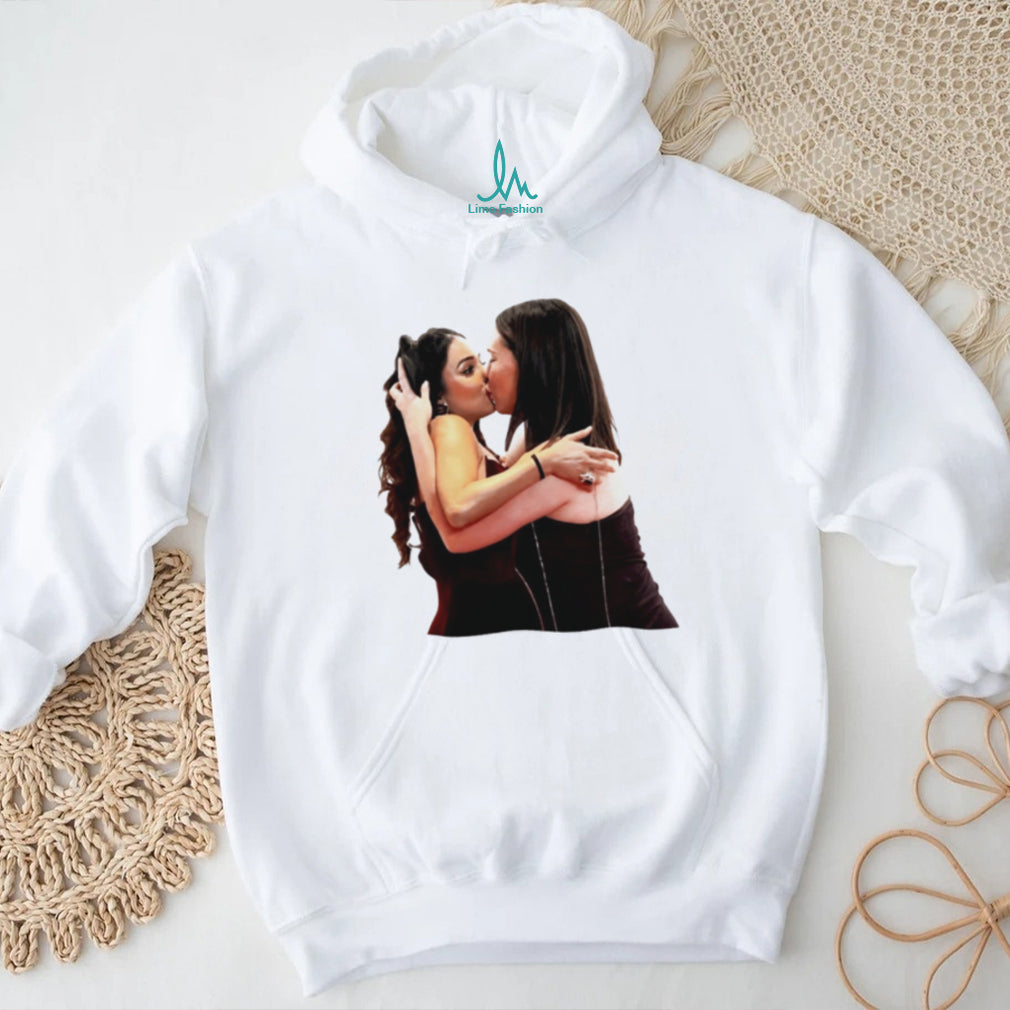 Nikita Rawal Viral Kiss Celebrity Trending shirt