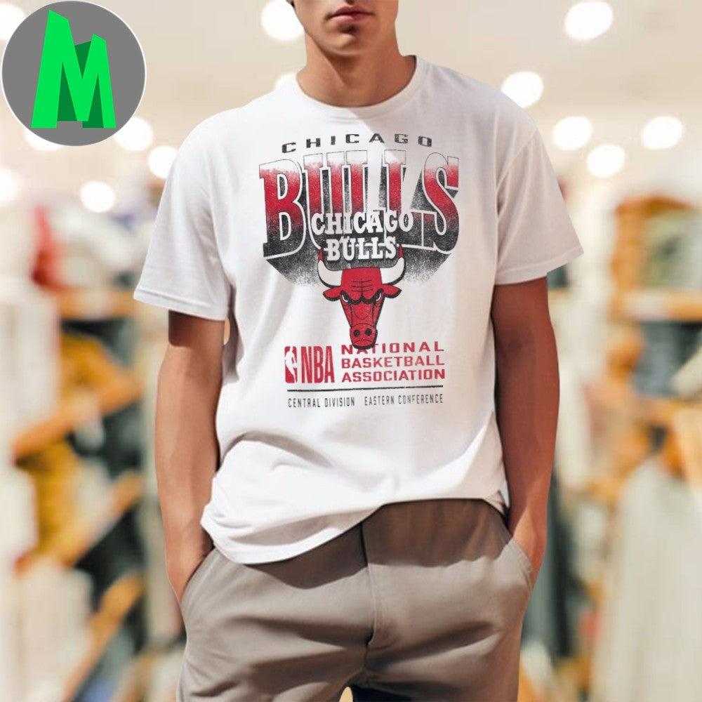 Chicago Bulls NBA Gradient Logo T-Shirt