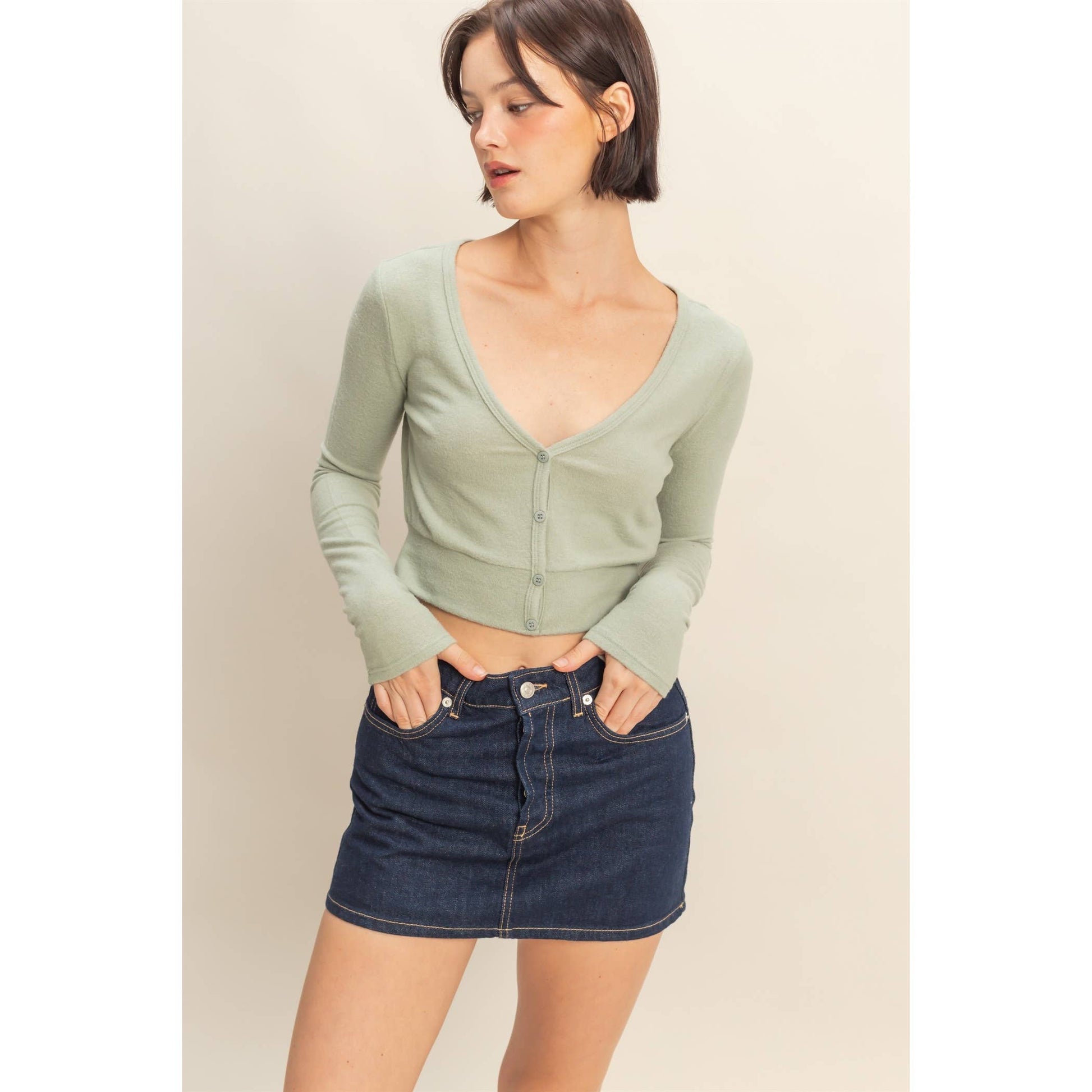 Cropped V-Neck Long Sleeve Top