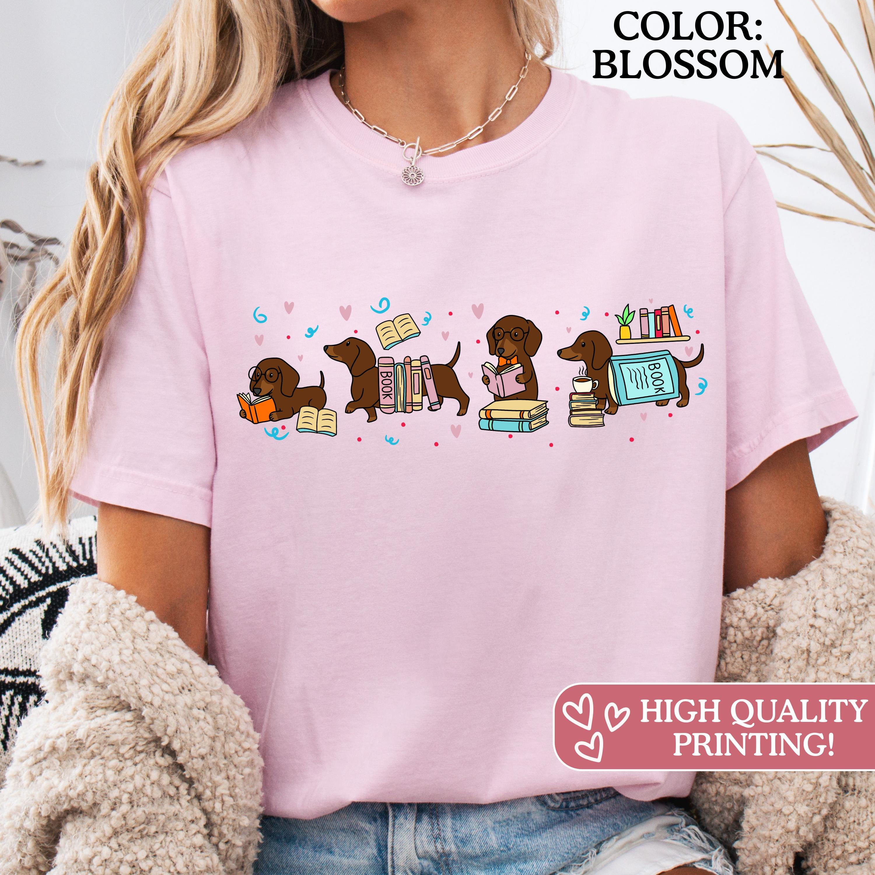 Comfort Colors Dachshund Book Lover Reading Wiener Dog Tee Bookish Doxie Dog Moms (2)