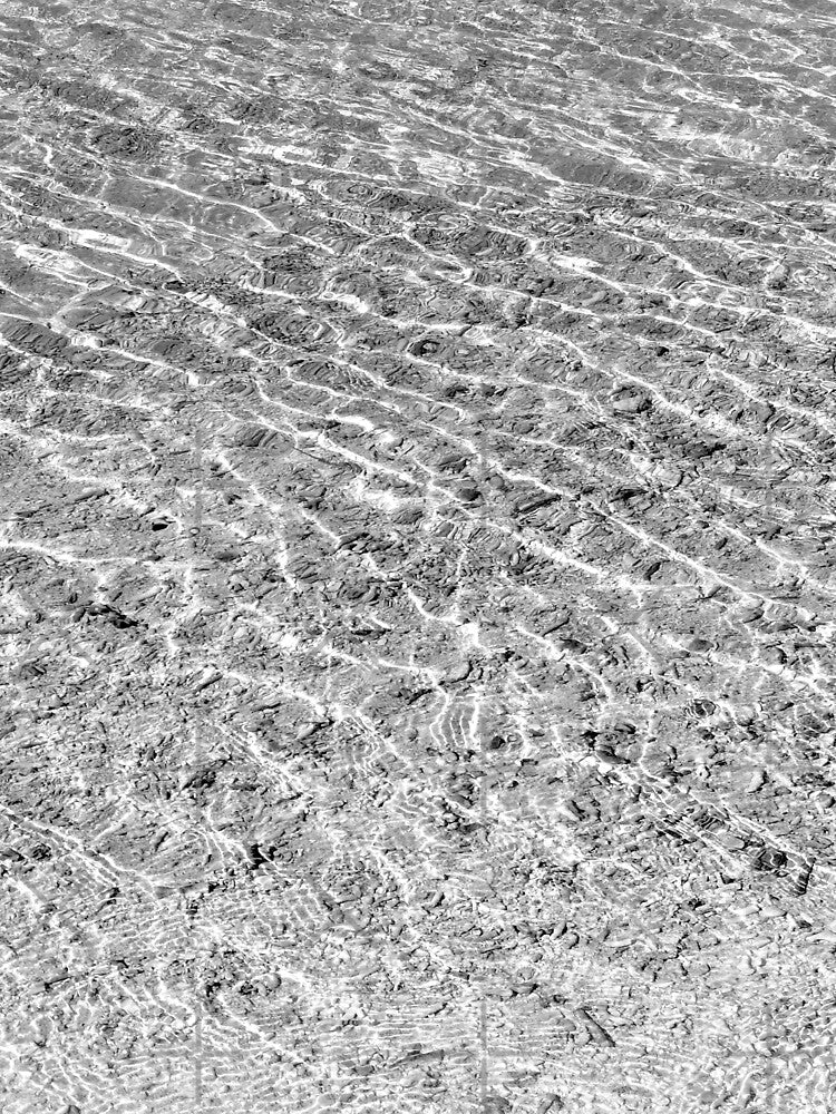 Clear water waves - gray by dizzy8
