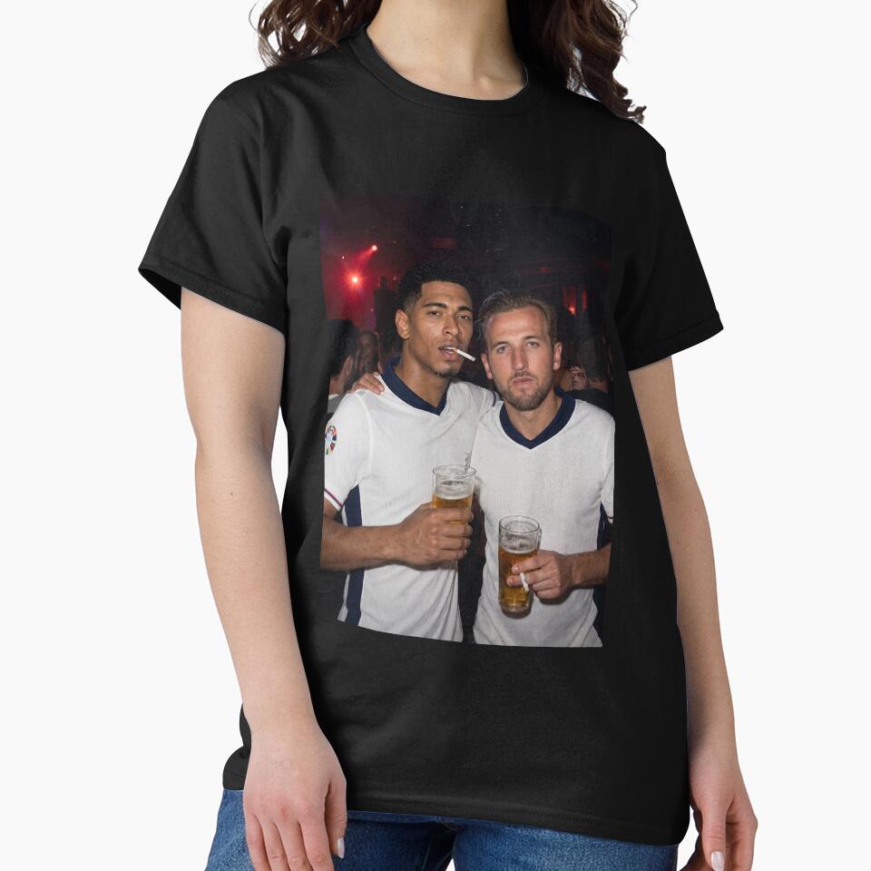 England Football Pub- Jude & Kane Middle Finger Funny by aridawstrusbbyg
