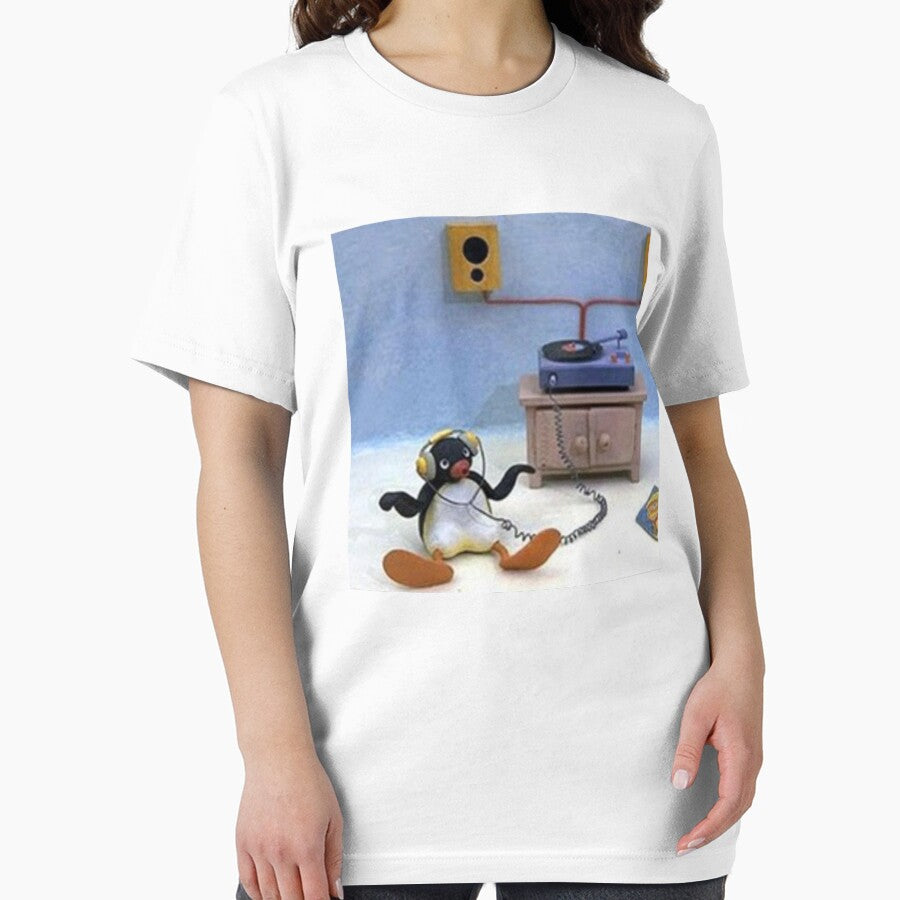 Pingu grooving to the music by Oqueartecura