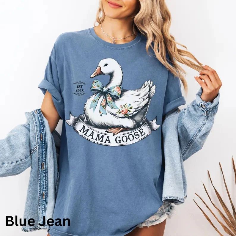 Cute Mama Goose Graphic Comfort Tee
