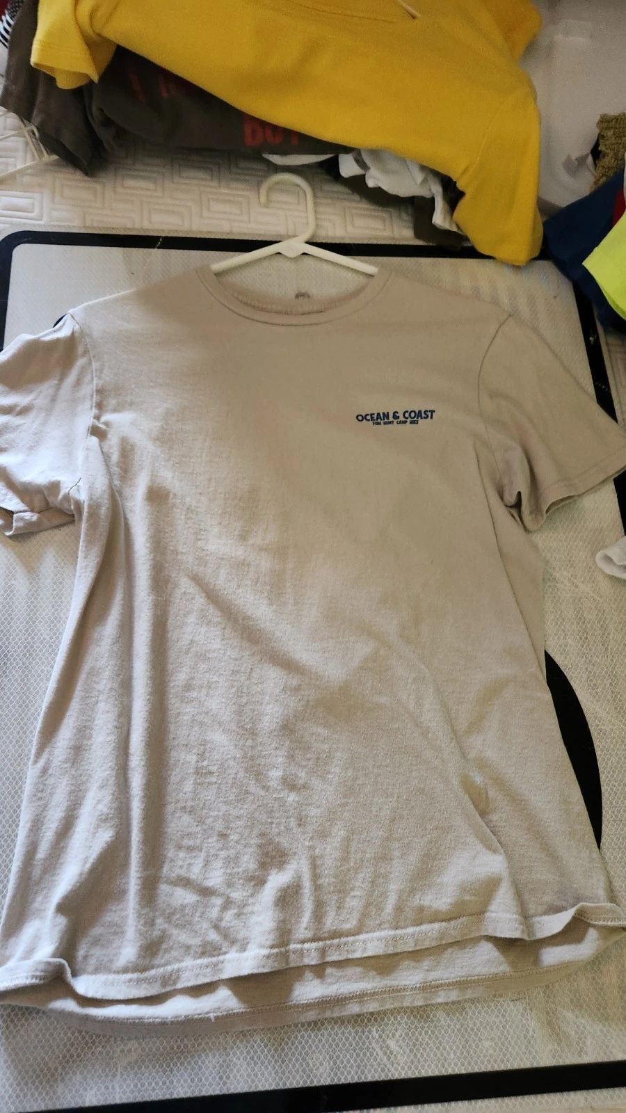 Ocean & Coast Men's Beige Fish Hunt Camp Hike Graphic T-Shirt Crew Neck Size S