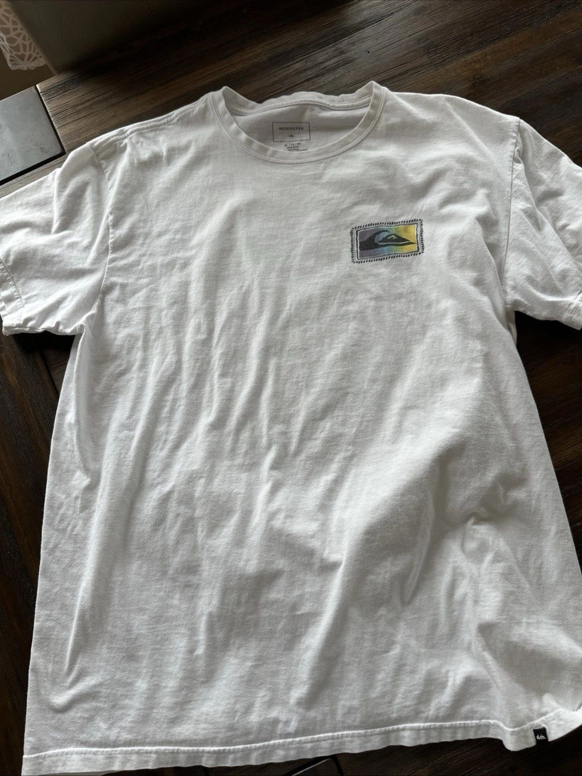 Quiksilver Graphic Wave Logo T-Shirt XL White Short Sleeve Surf Style