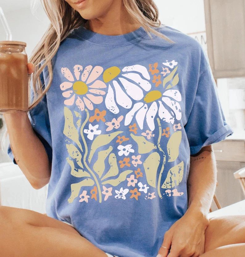 Boho Daisy Flower Comfort Tee Shirt Vintage Style Relaxed Fit