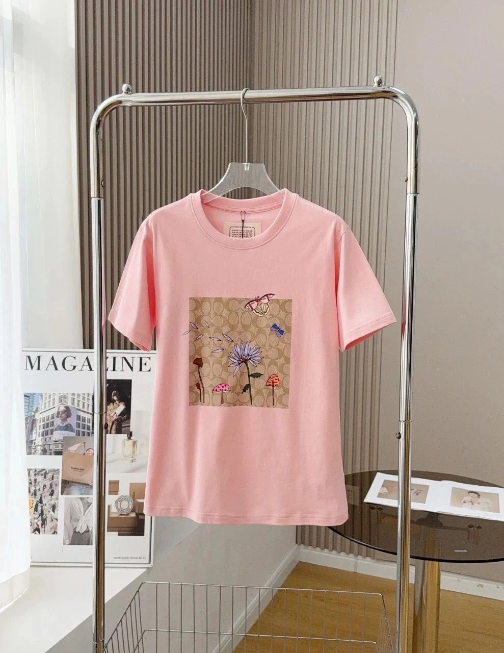 NWT COACH Women’s Signature Pink T-shirt COTTON Reprint sale 40% off hot item !!