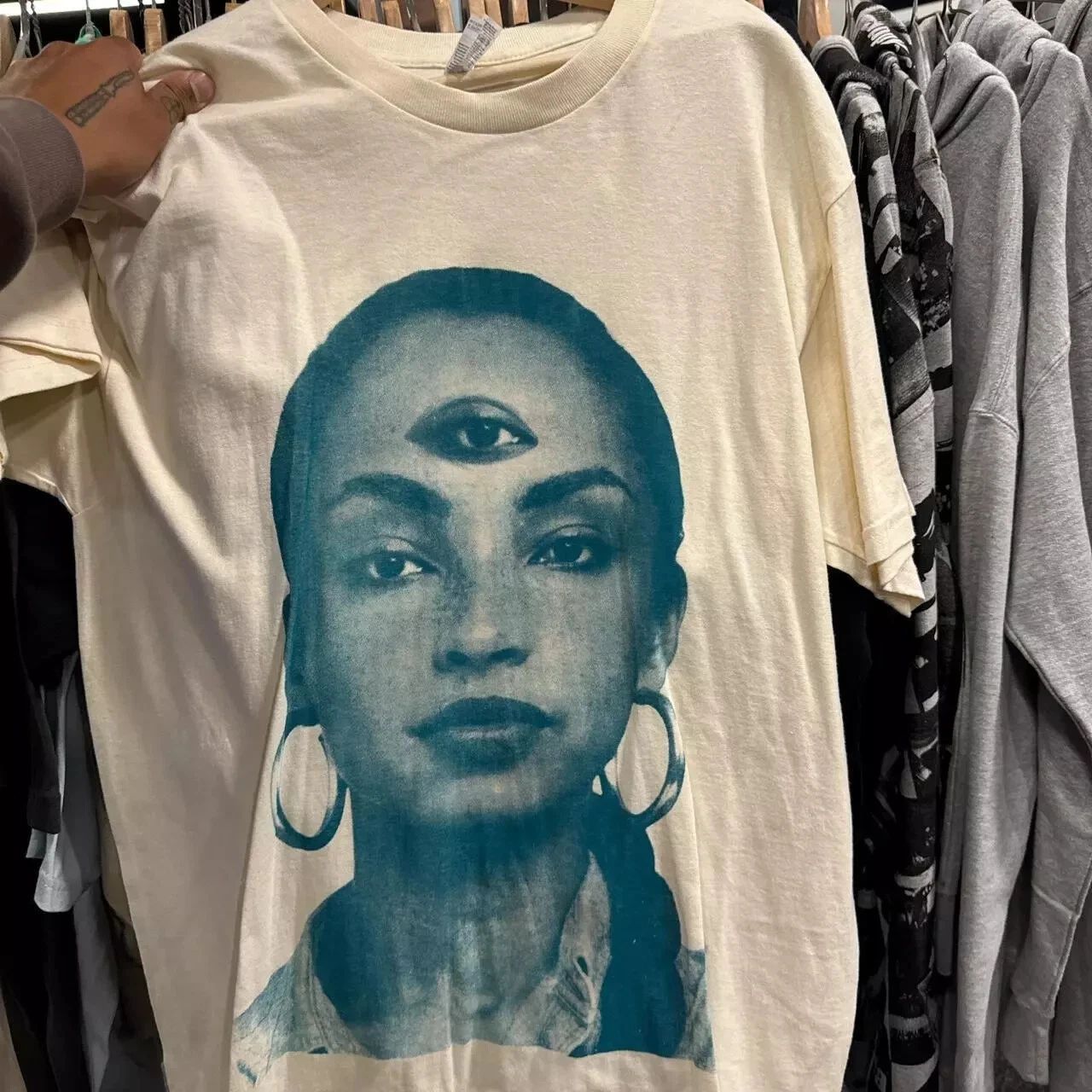 Vintage Sade 90s design Natural color T shirt Unisex Men Women NH16291