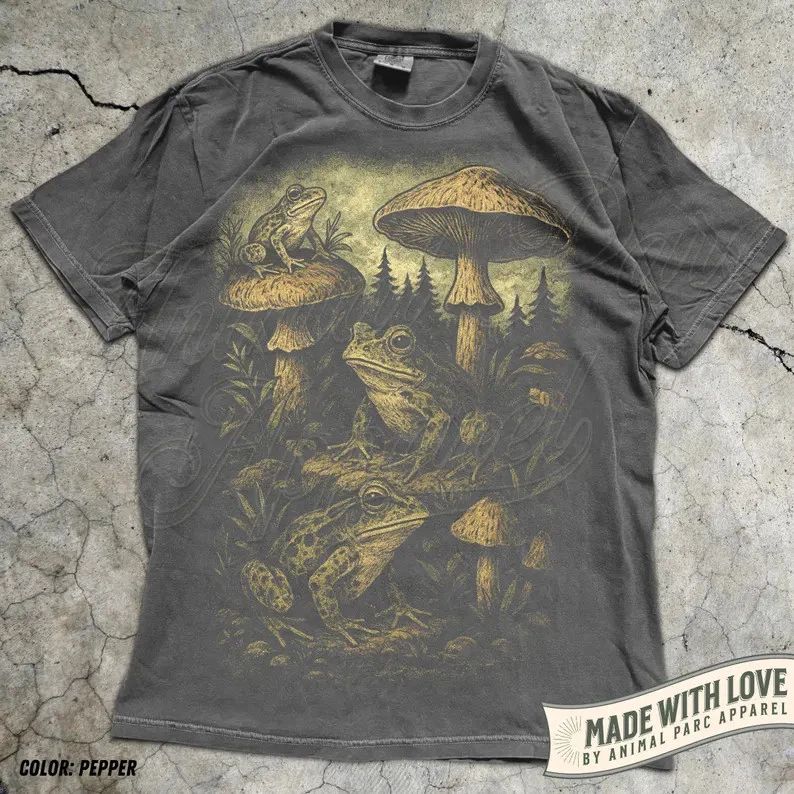 Frog Mushroom Cottagecore Nature Aesthetic Comfort Tee