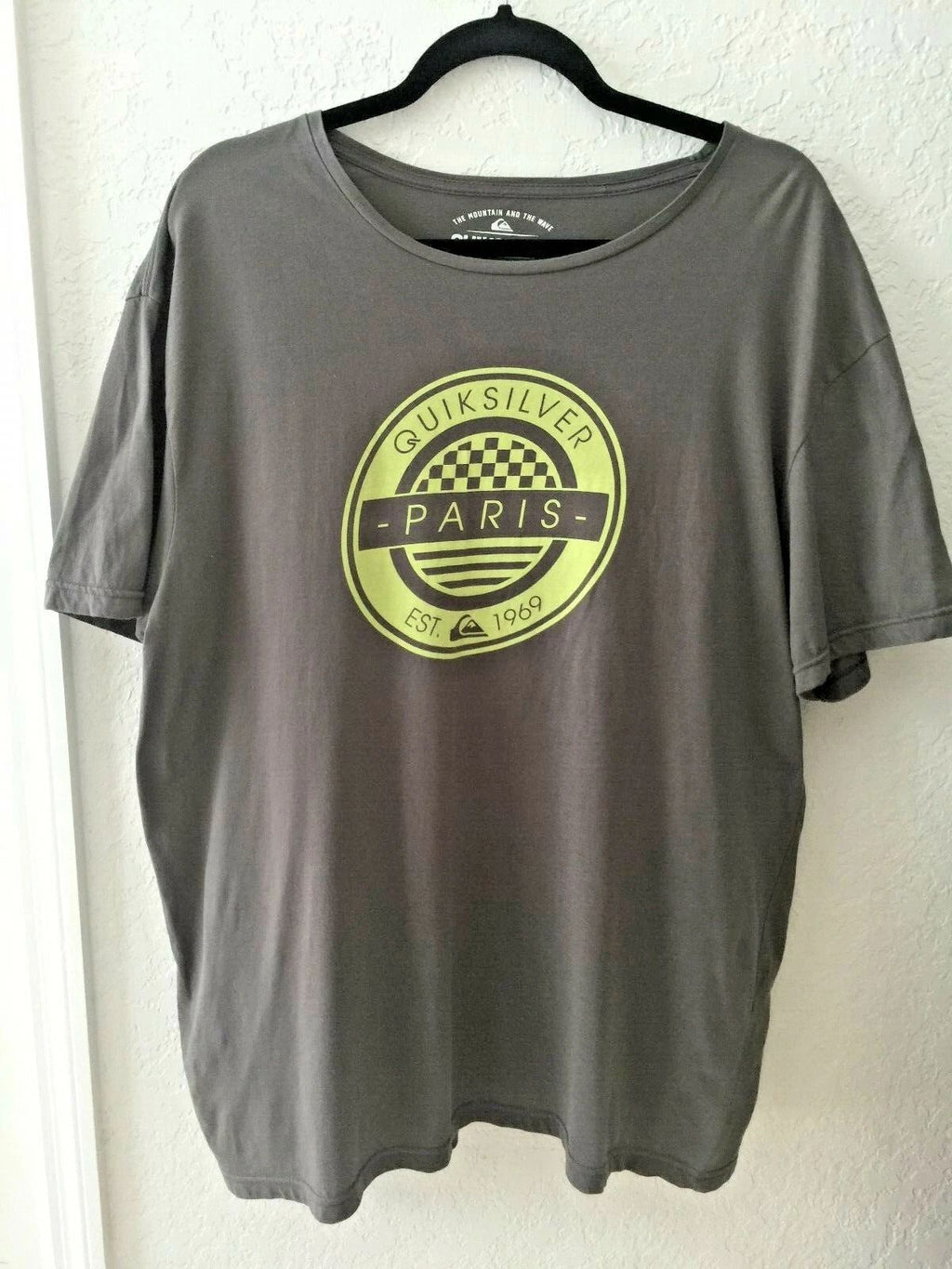 QUIKSILVER  BOARDRIDING COMPANY "PARIS," GRAY T-SHIRT, SZ XL