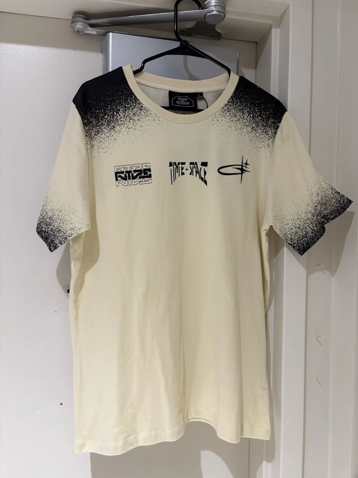 Time space Men's Graphic Print Cotton T-Shirt Beige Black Crew Neck Size L
