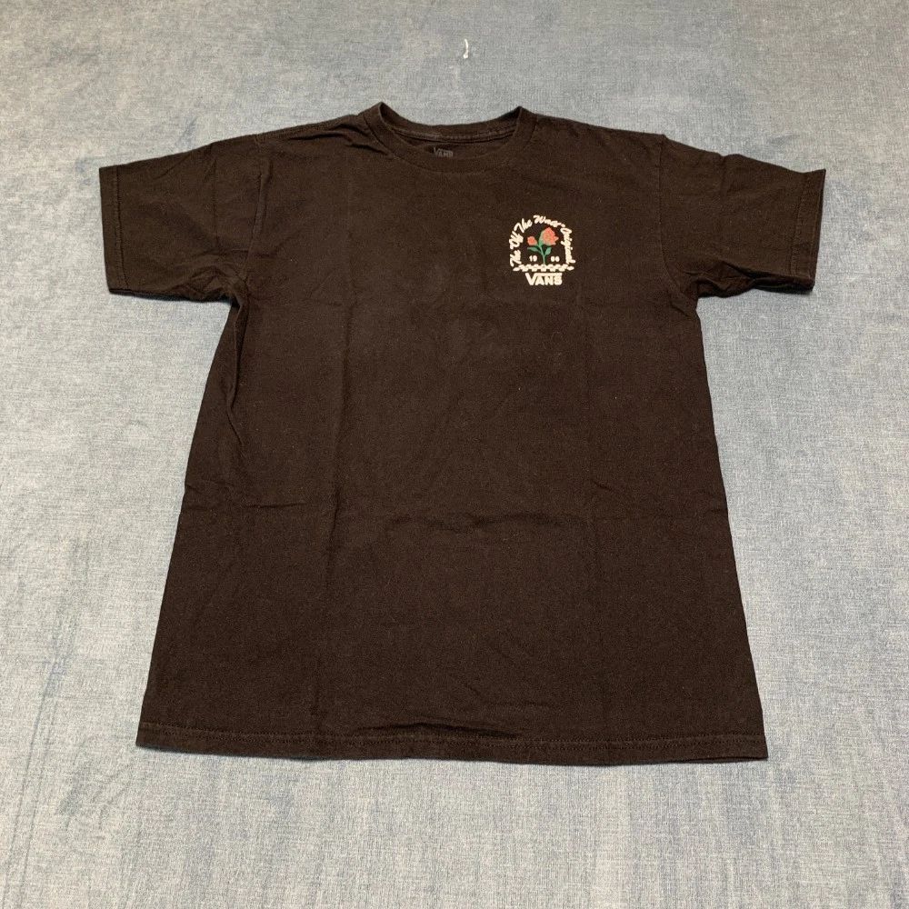 Vans The Wall Tee Shirt Mens Medium Black Graphic Rose Cotton Everyday Wear