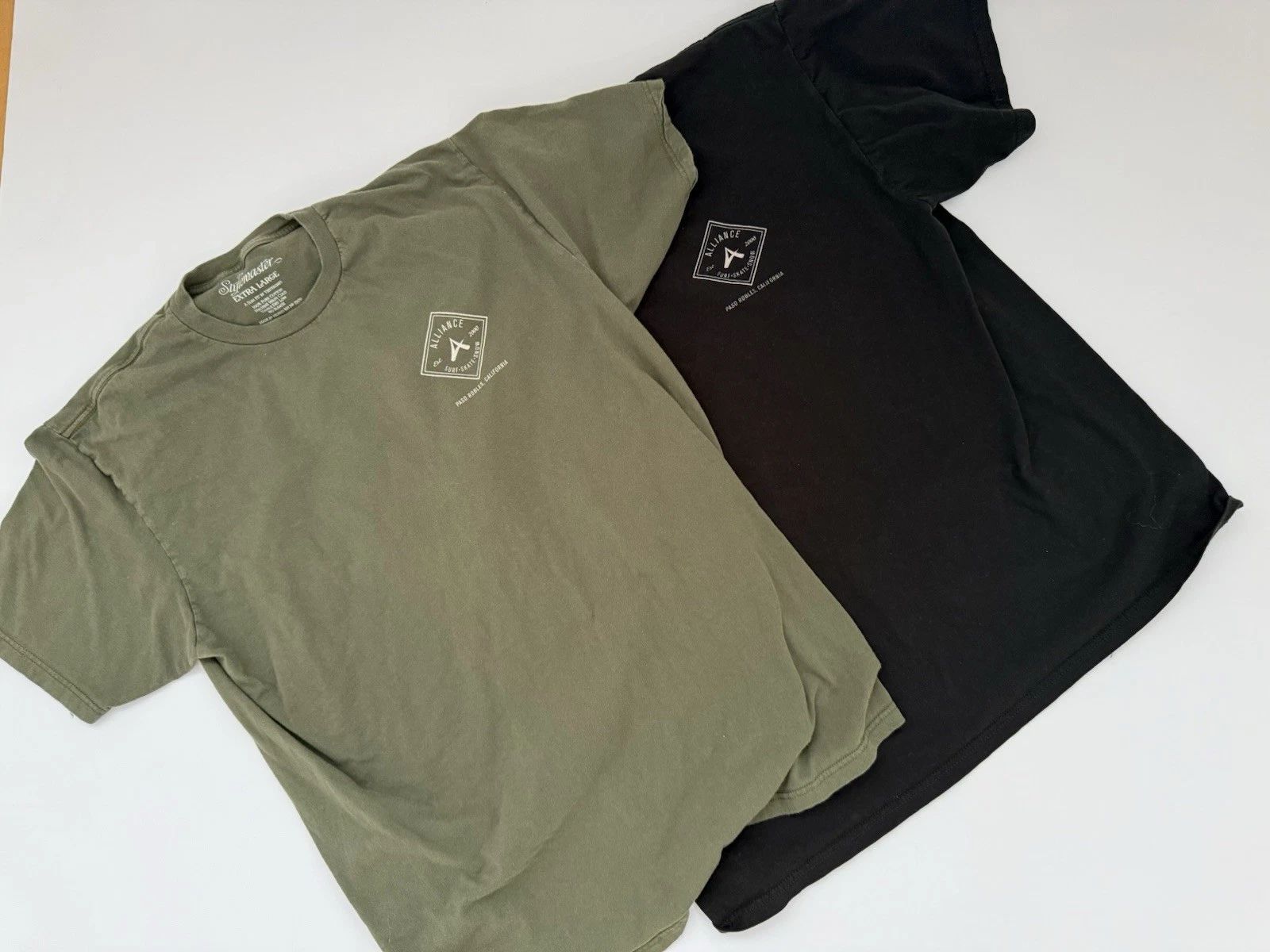 2 Alliance Surf Shop T-shirts Paso Rose, Ca T-Shirts One Black One Green XL