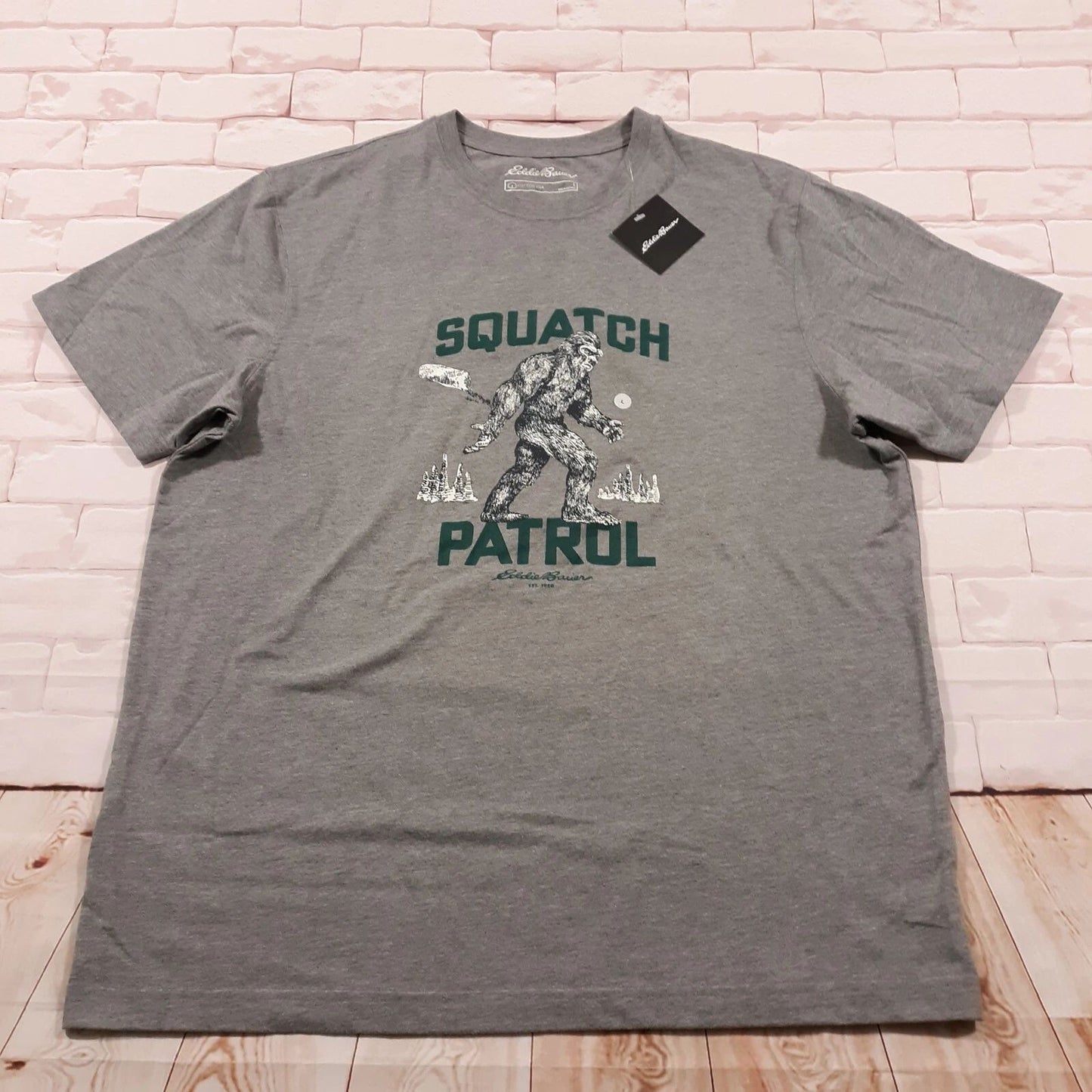 Eddie Bauer Squatch Patrol T-Shirt Mens Large Gray Outdoor Hiking Camping Travel