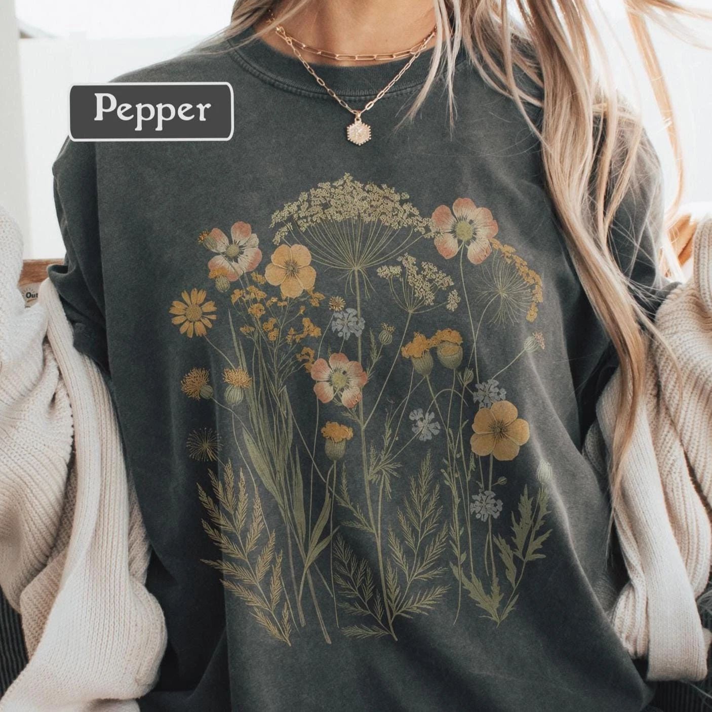 Wildflower Shirt - Pressed Flower Graphic Tee, Boho Botanical T-Shirt with Vinta