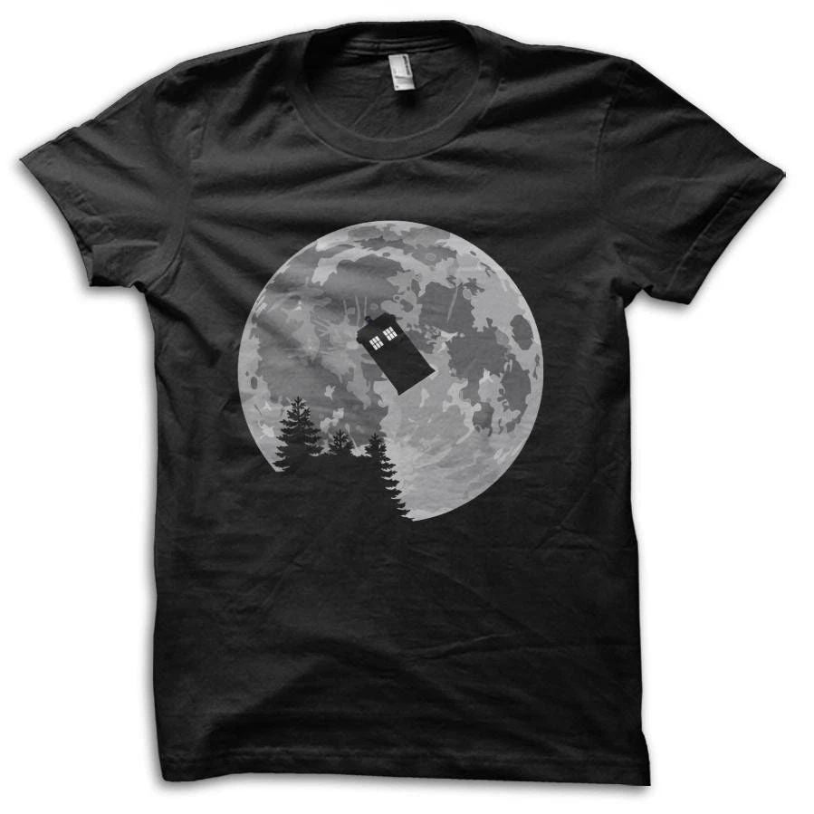 Tardis Moon Silhouette Sci-Fi Movie T-Shirt M5746