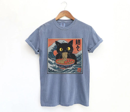 Retro Cat Eating Ramen 90s Graphic Shirt  Vintage Ramen Lovers T-Shirt  Retro