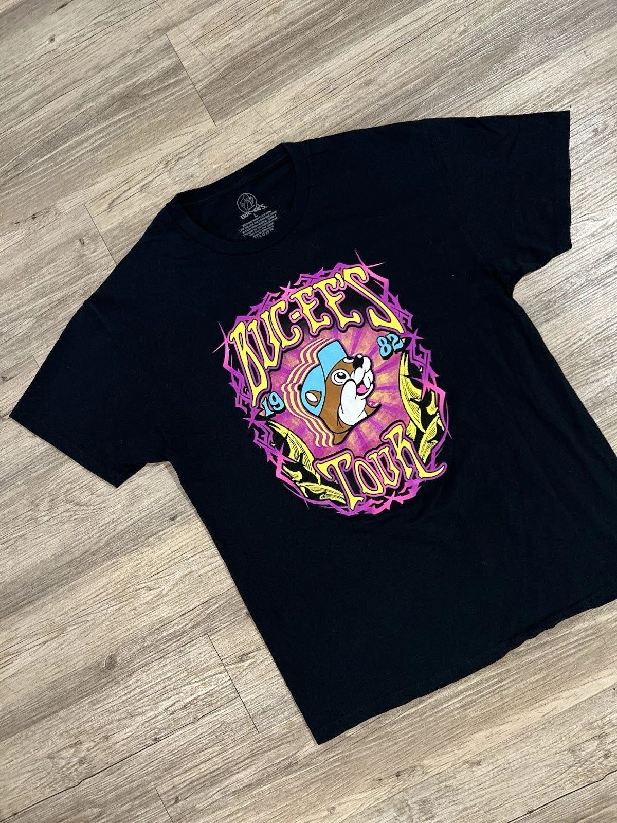 Shirt Graphic Tee Buc-ee's Parody Trendy Hipster Fashion Collection