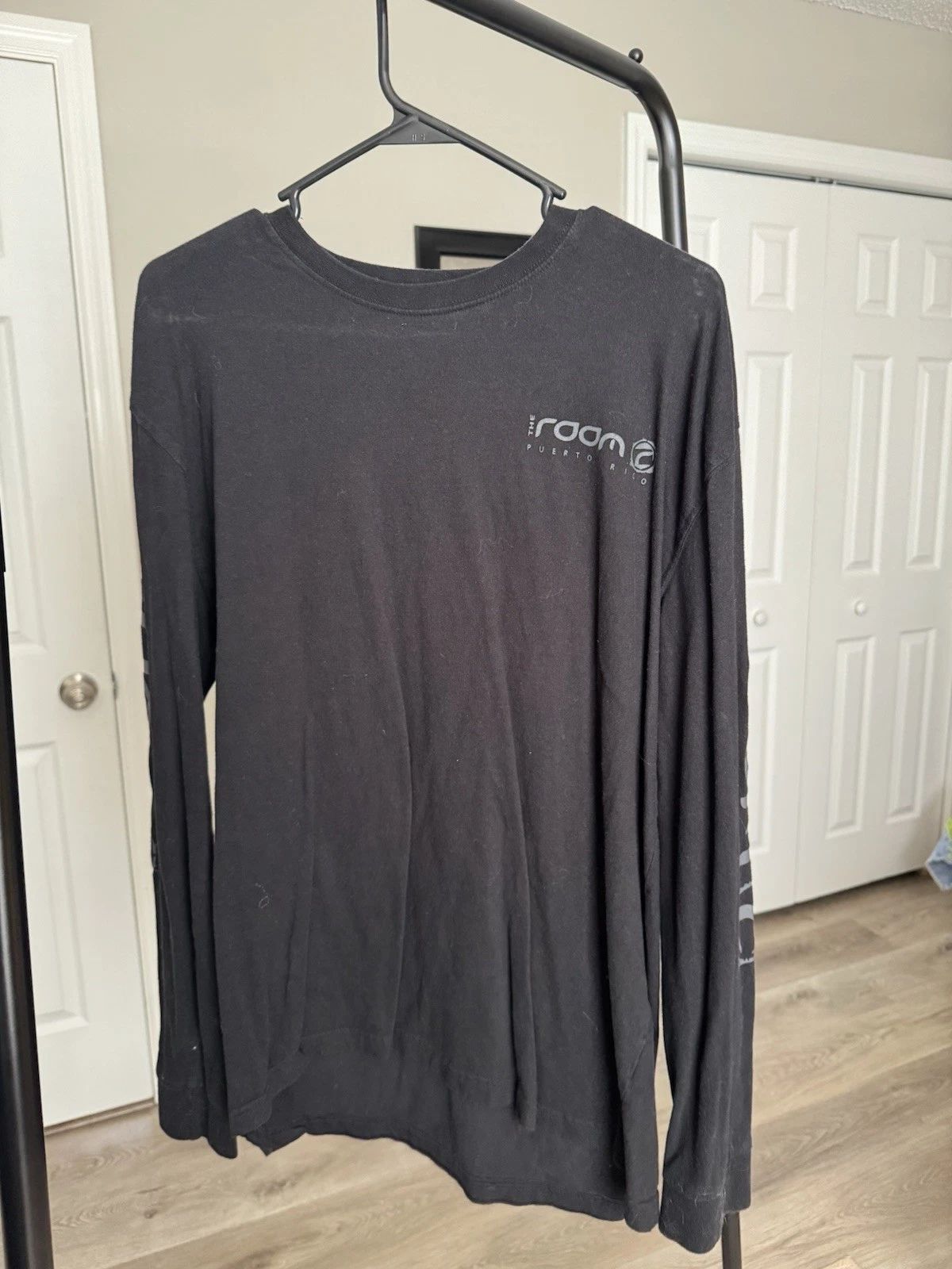Room Men’s Surf Long Sleeve Black Size XL Surf Wear