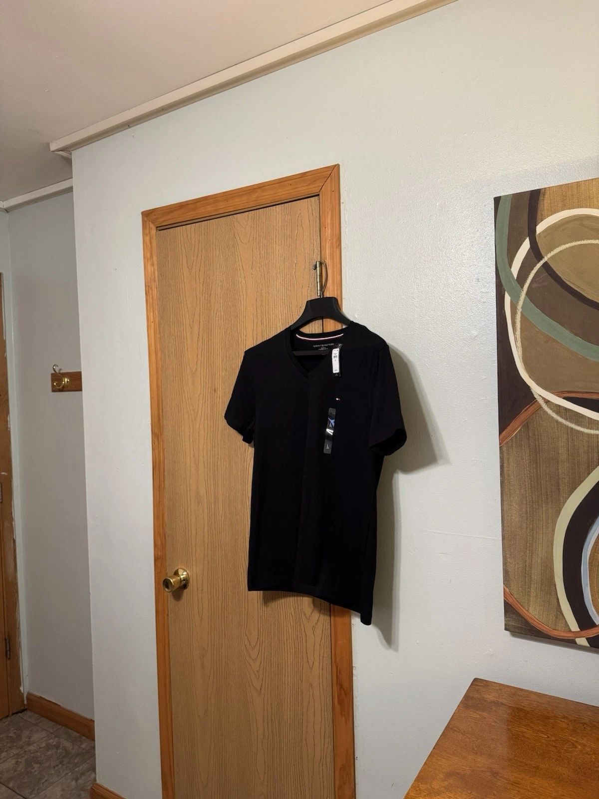 Tommy Hilfiger NWT Large Solid Black Short Sleeve Slim Fit V-Neck T-Shirt