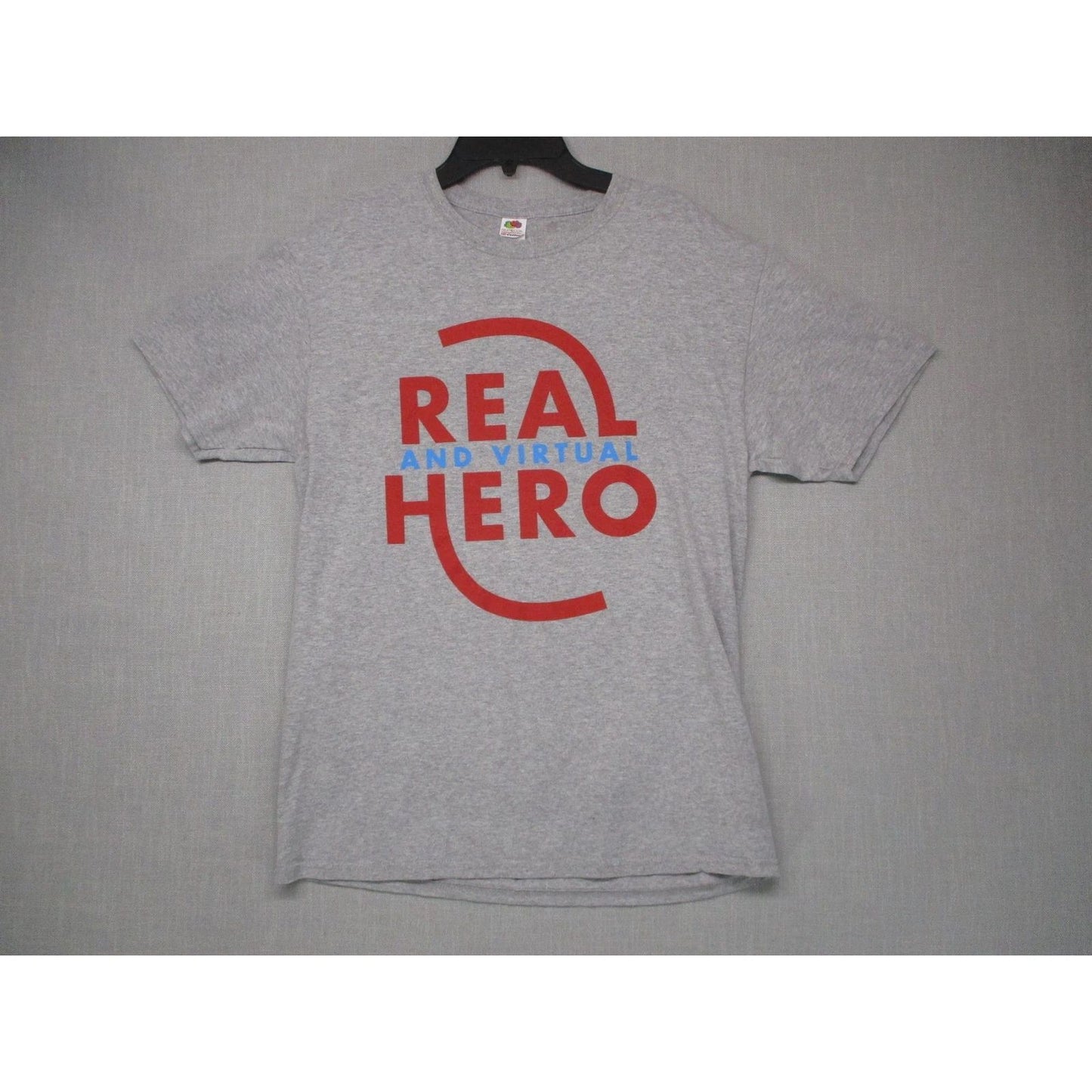 Fruit Of The Loom Gray Graphic Modern Casual Crew Neck TShirt Unisex Size Medium