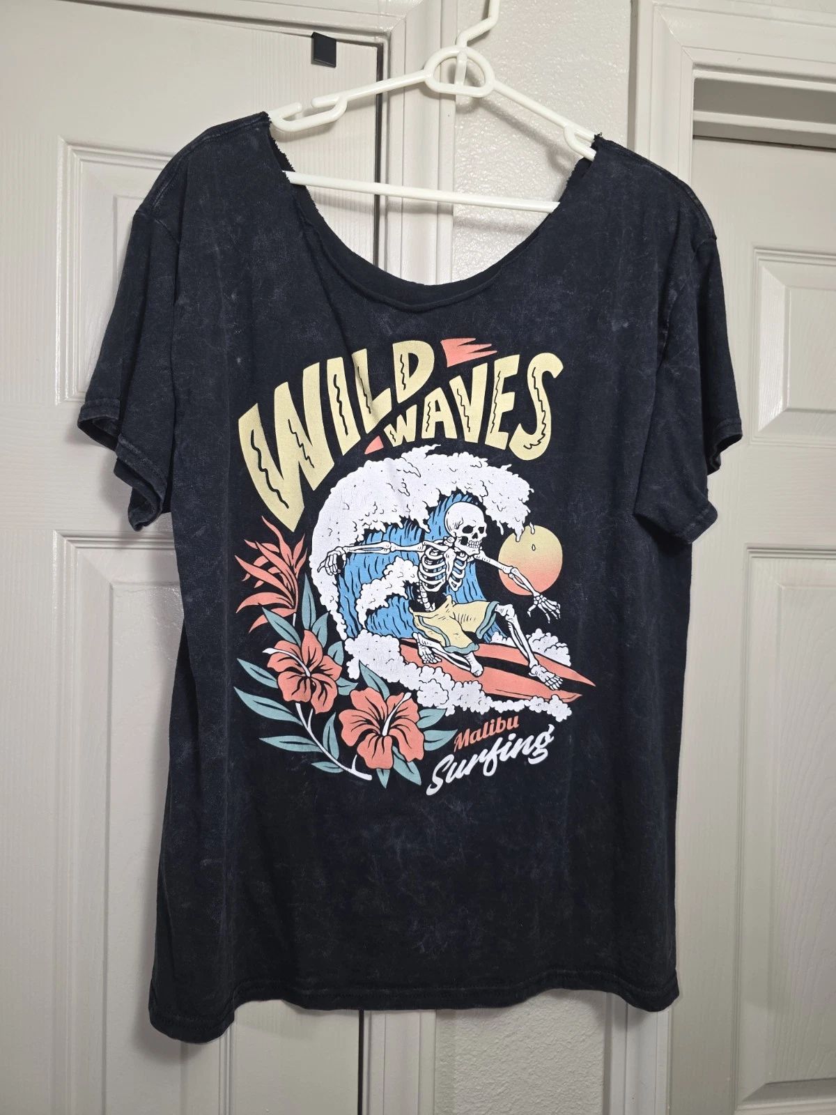 Wild Waves Malibu Surfing Skeleton Graphic Shirt Size XL