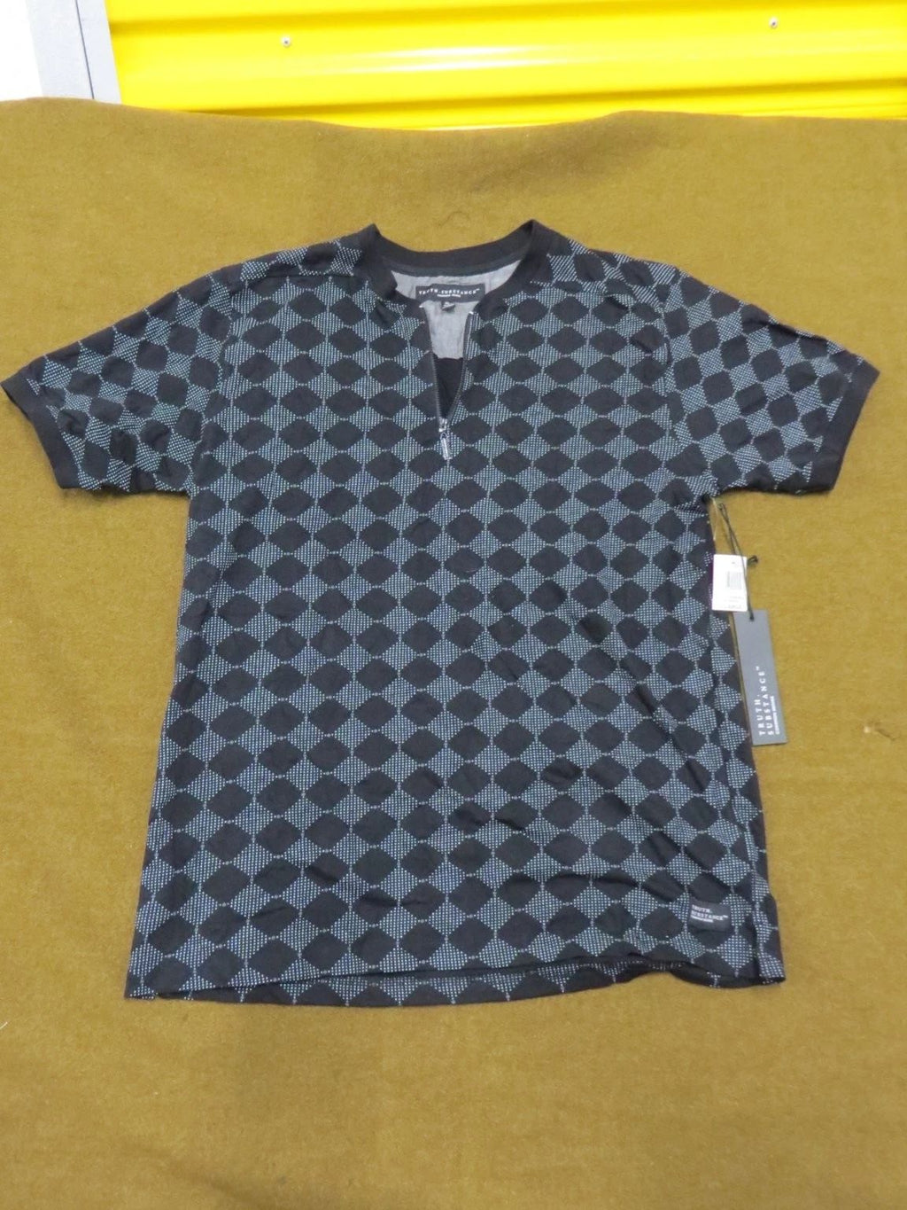 TRUTH SUBSTANCE T-Shirt Men's Black XL 100% Cotton Quarter-Zip Dotted