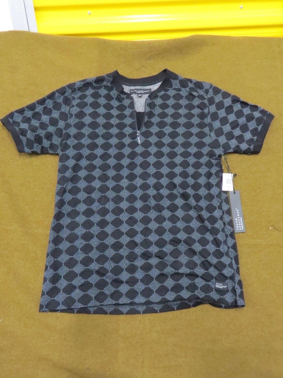 TRUTH SUBSTANCE T-Shirt Men's Black XL 100% Cotton Quarter-Zip Dotted