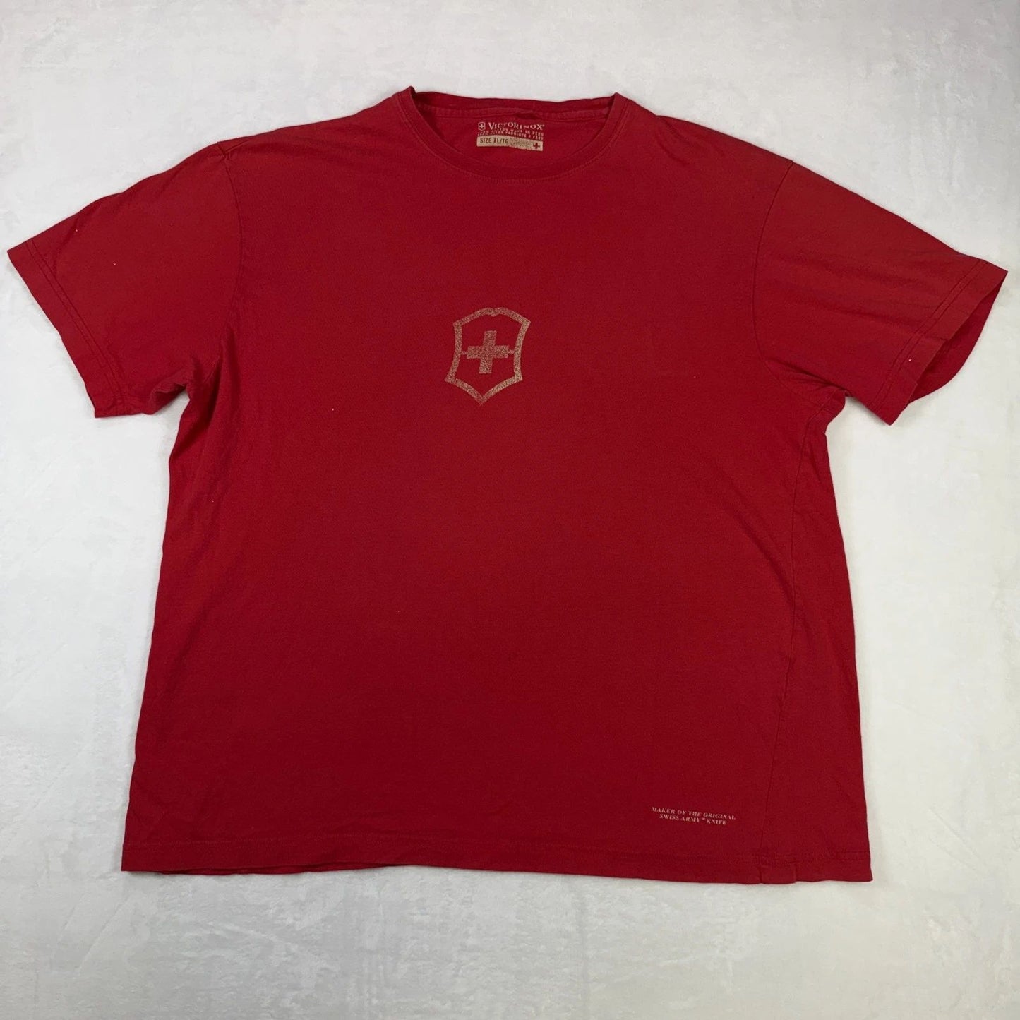 Victorinox Swiss Army Men's T-Shirt Size XL Red Short Sleeve Logo Print